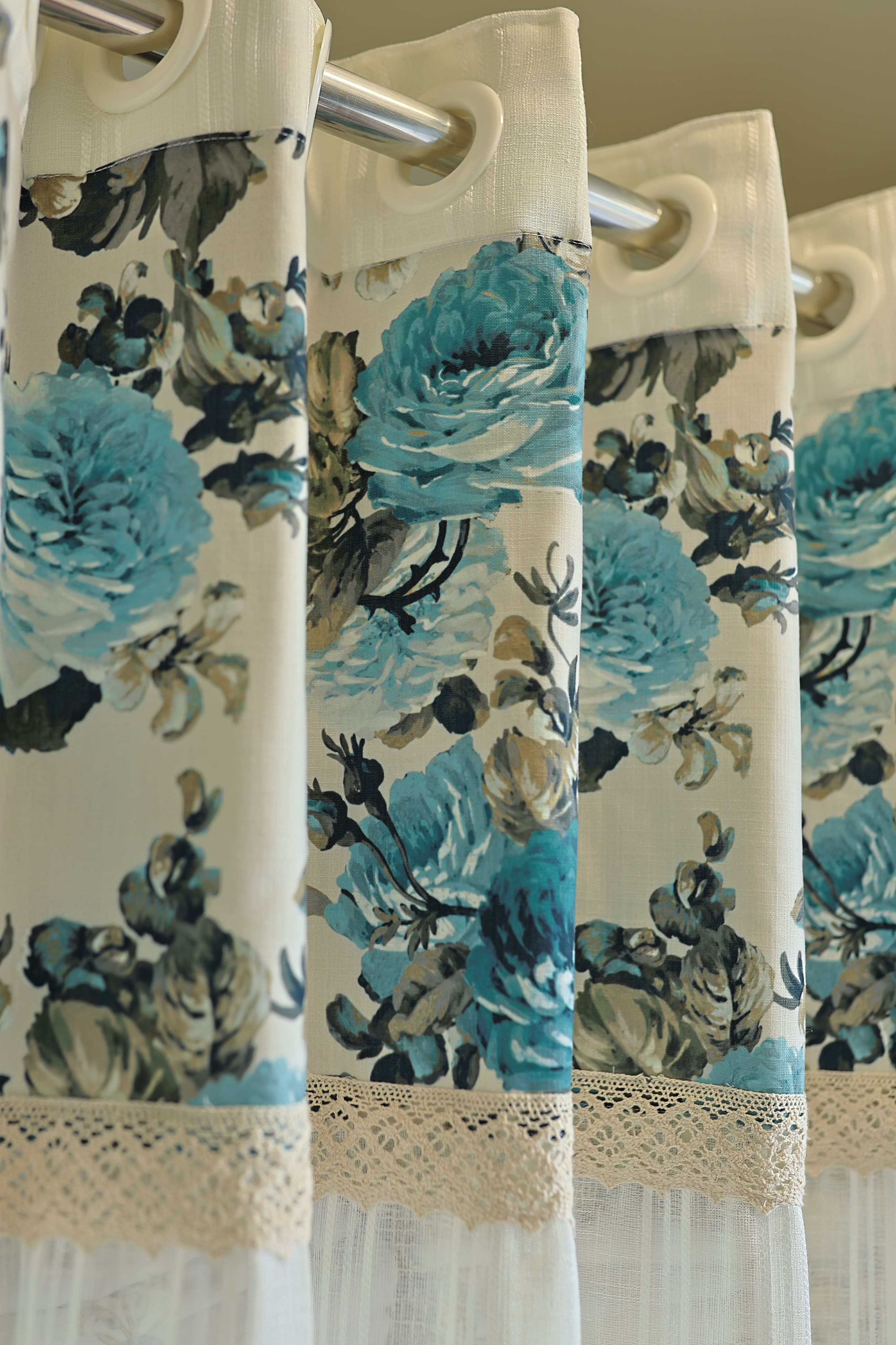 Curtains:Floral printed sheer curtains