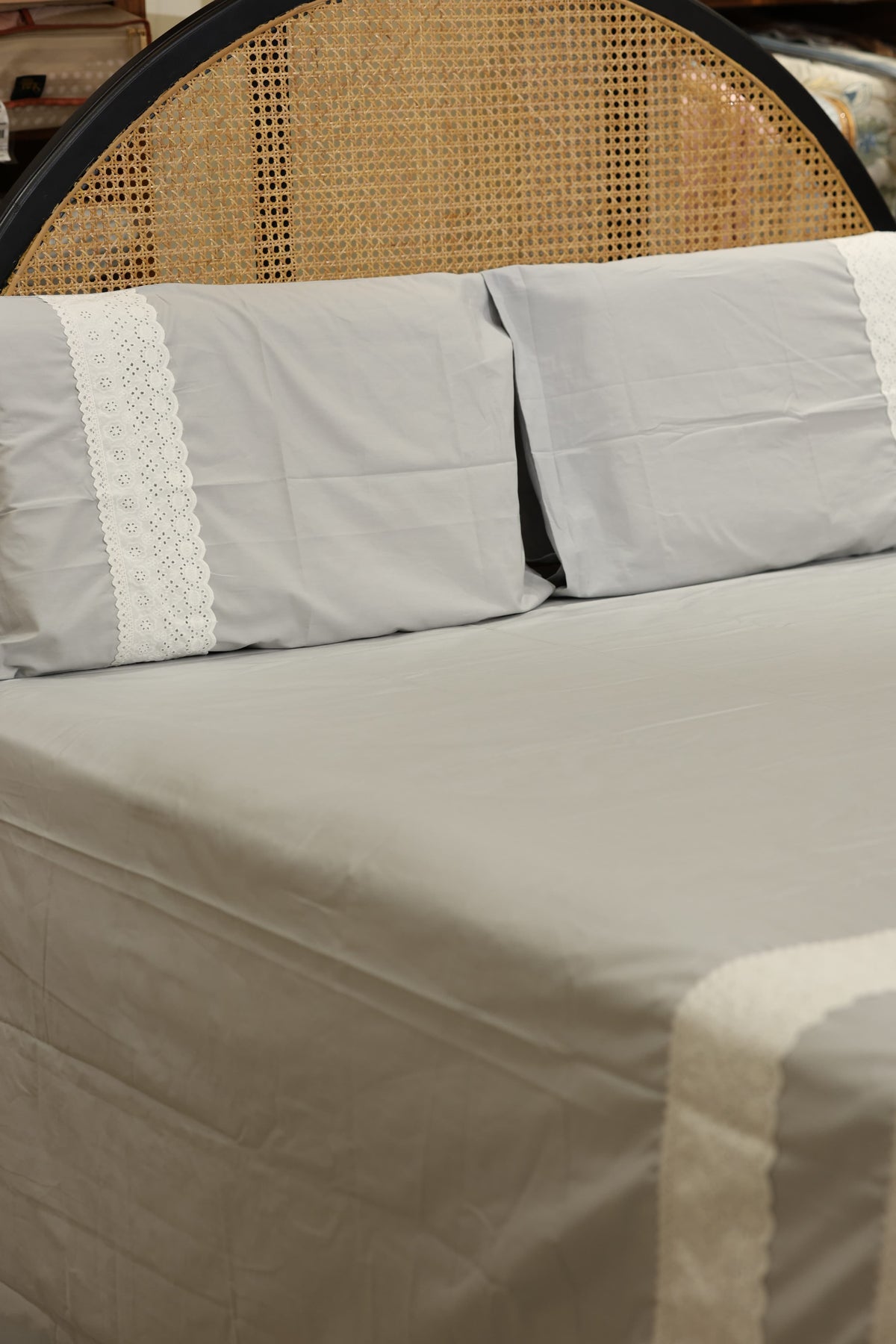 Premium Soft Cotton Lace Bedsheet Set – King Size