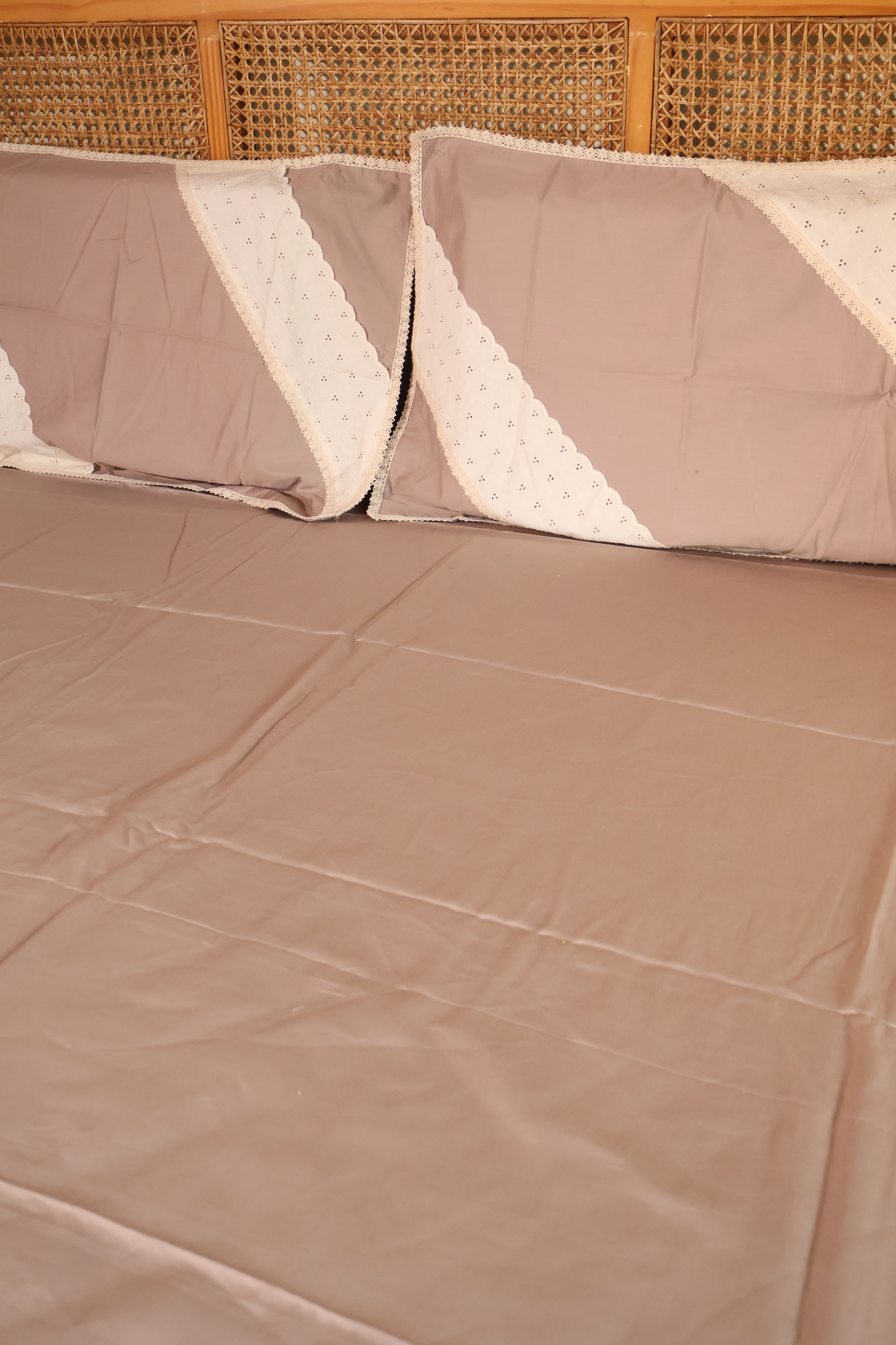 Bedsheets - Premium designer king bedsheets dd lace