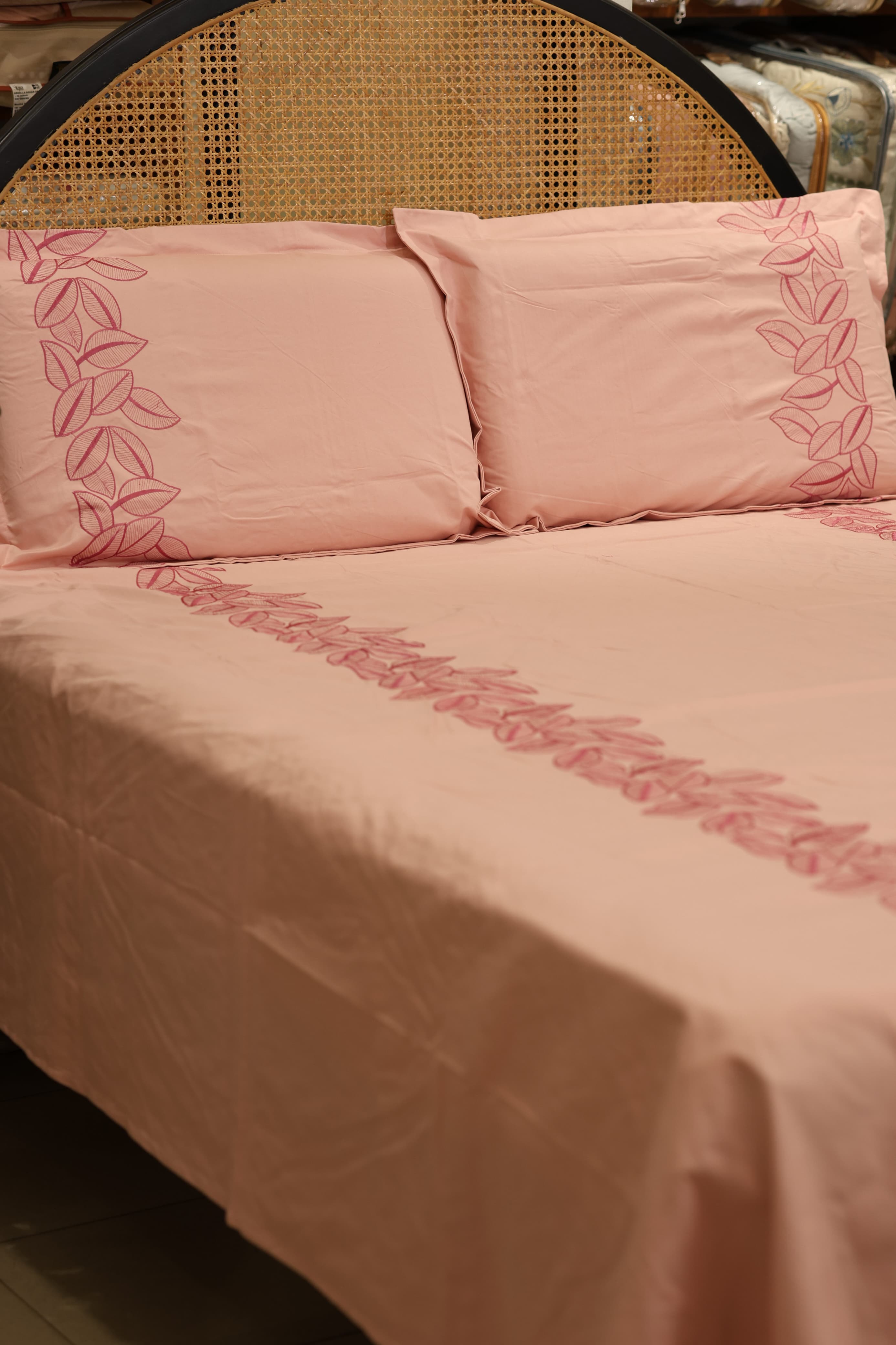 Elegant Embroidery Queen Bedsheet Set MEQ