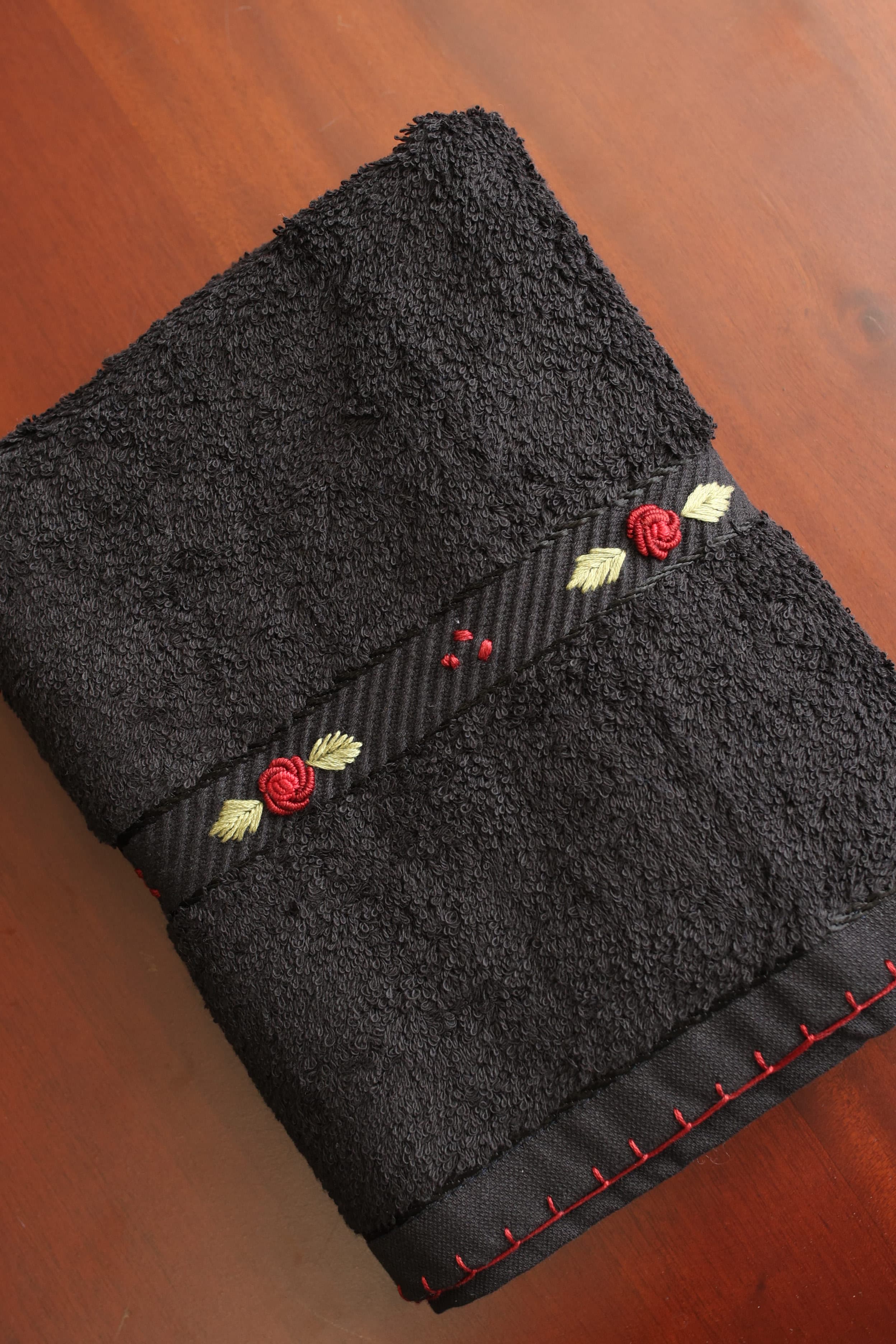 Towels:Embroidered Turkey towels