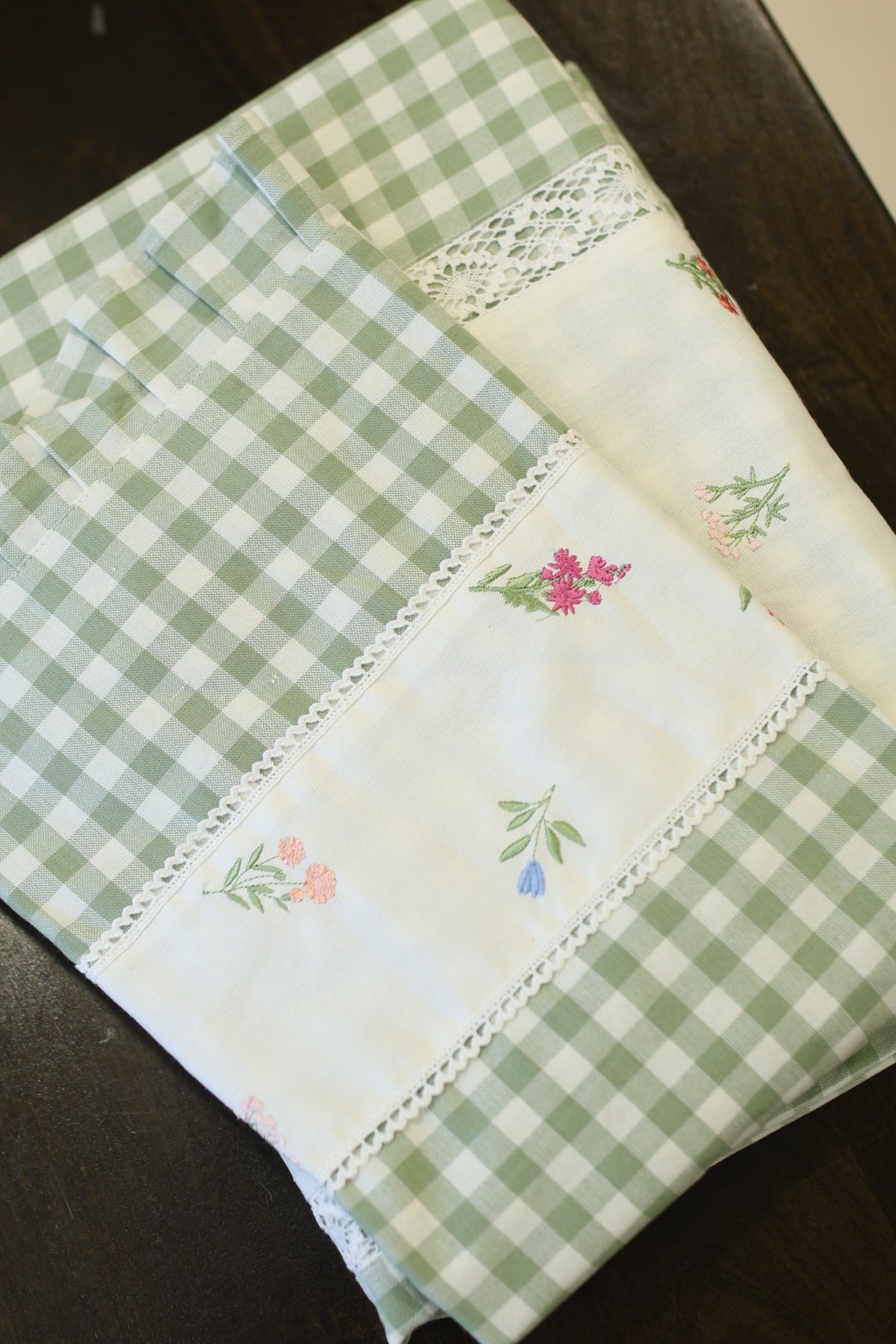 Check Floral Embroidery Bedspread bed sheet