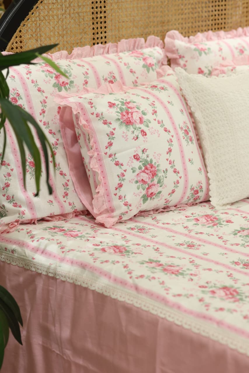 Bedsheets - Premium Queen floral printed lace bedsheet with cushion covers Rosebud