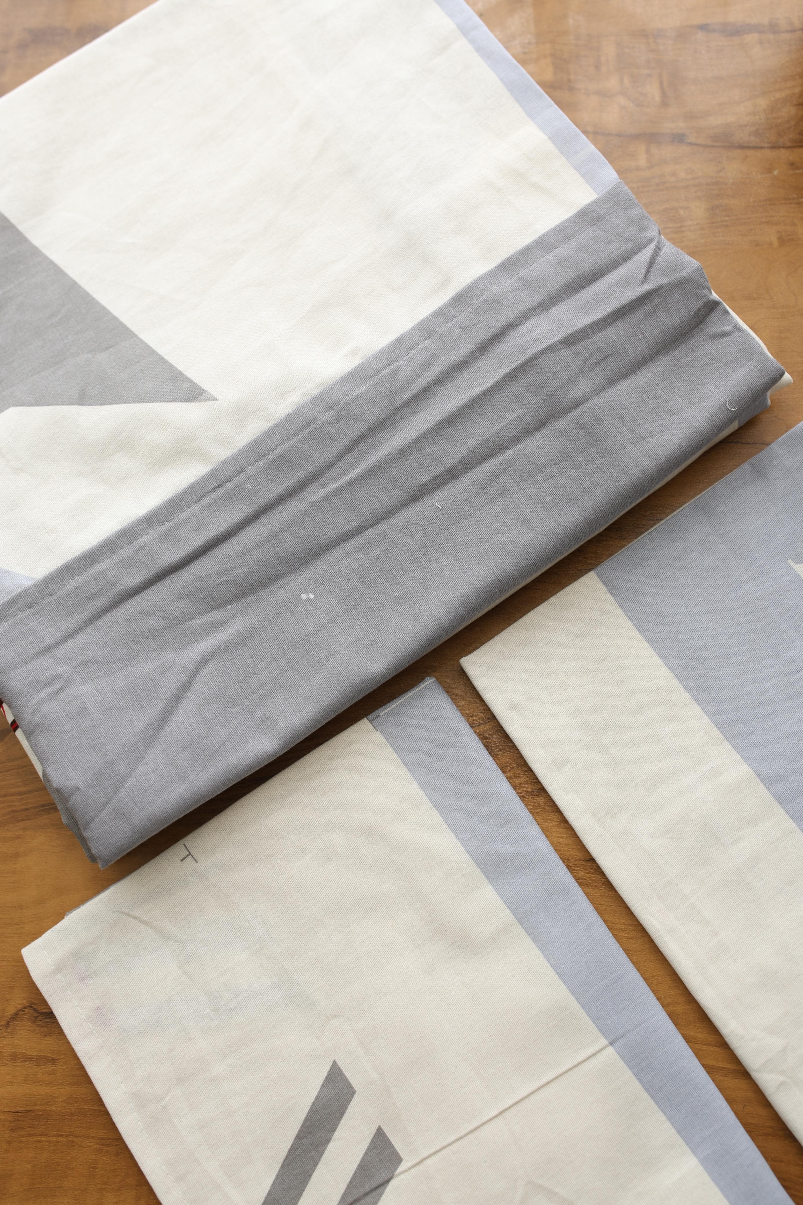 Bedsheets - Queen daily use border bedsheets