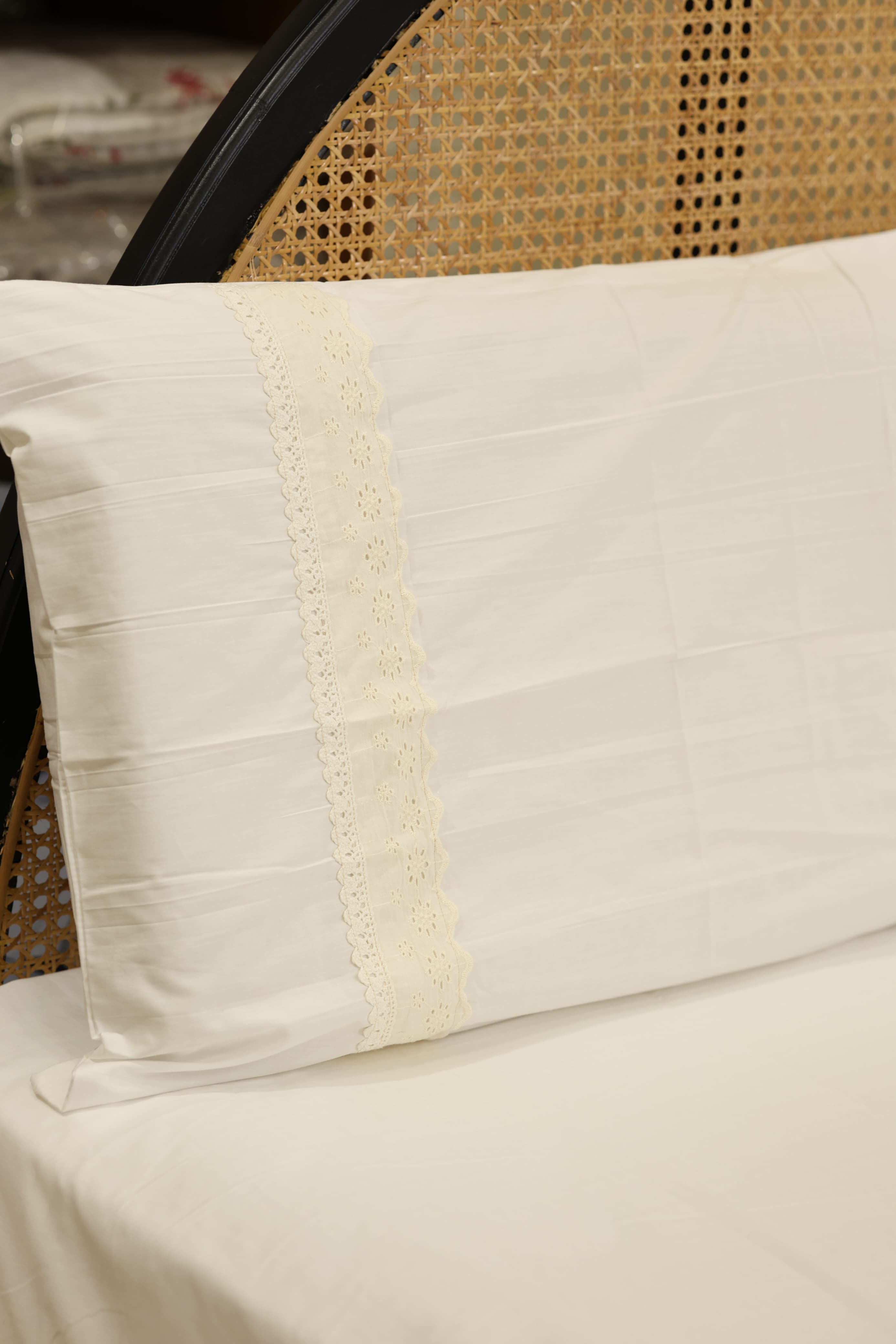 Premium Soft Cotton Lace Bedsheet Set – King Size