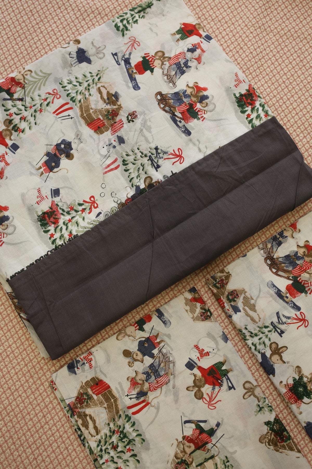 Bedsheets - Queen daily use border bedsheets