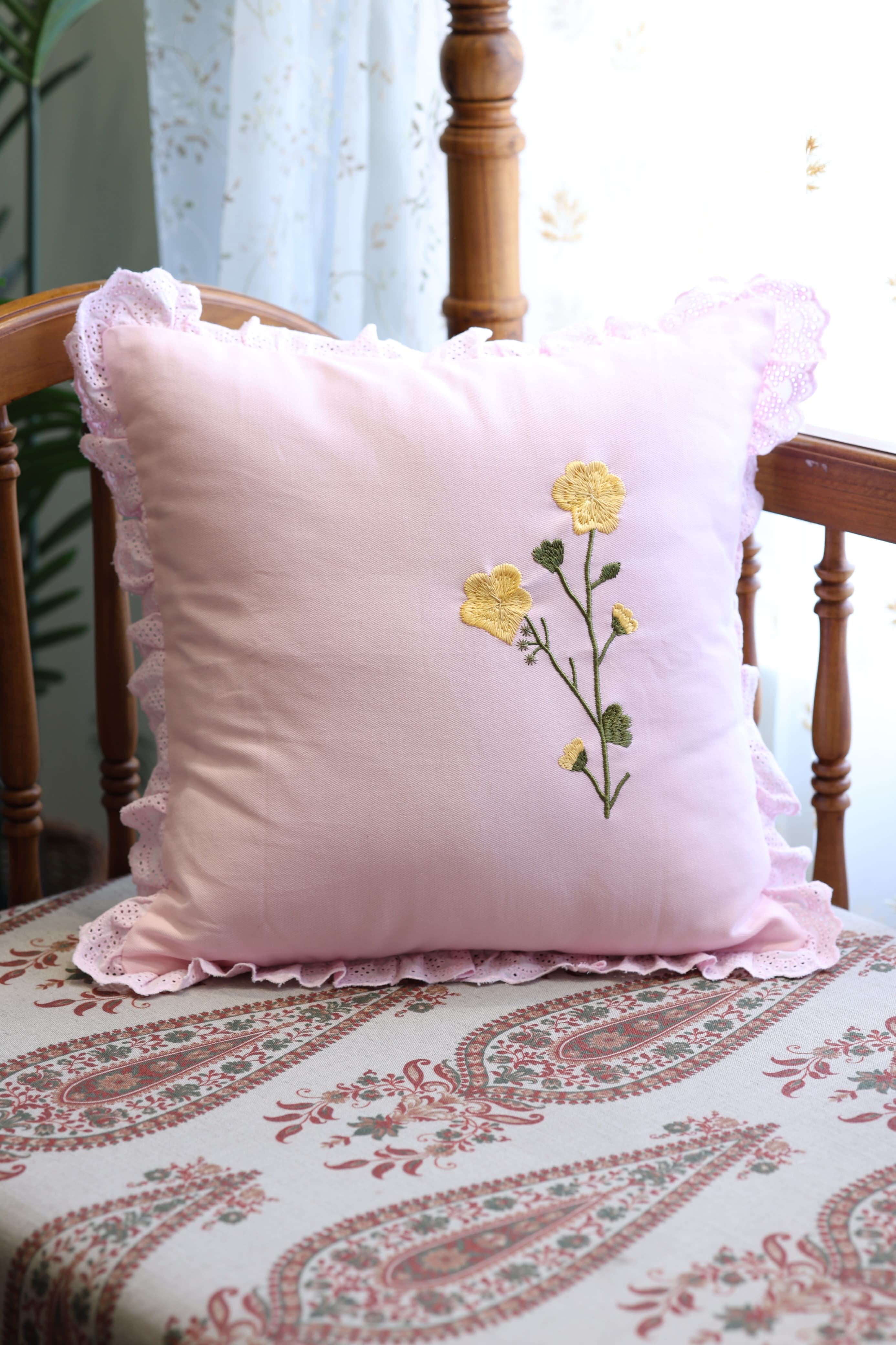 Cushion covers - Embroidery Buttercup Petal
