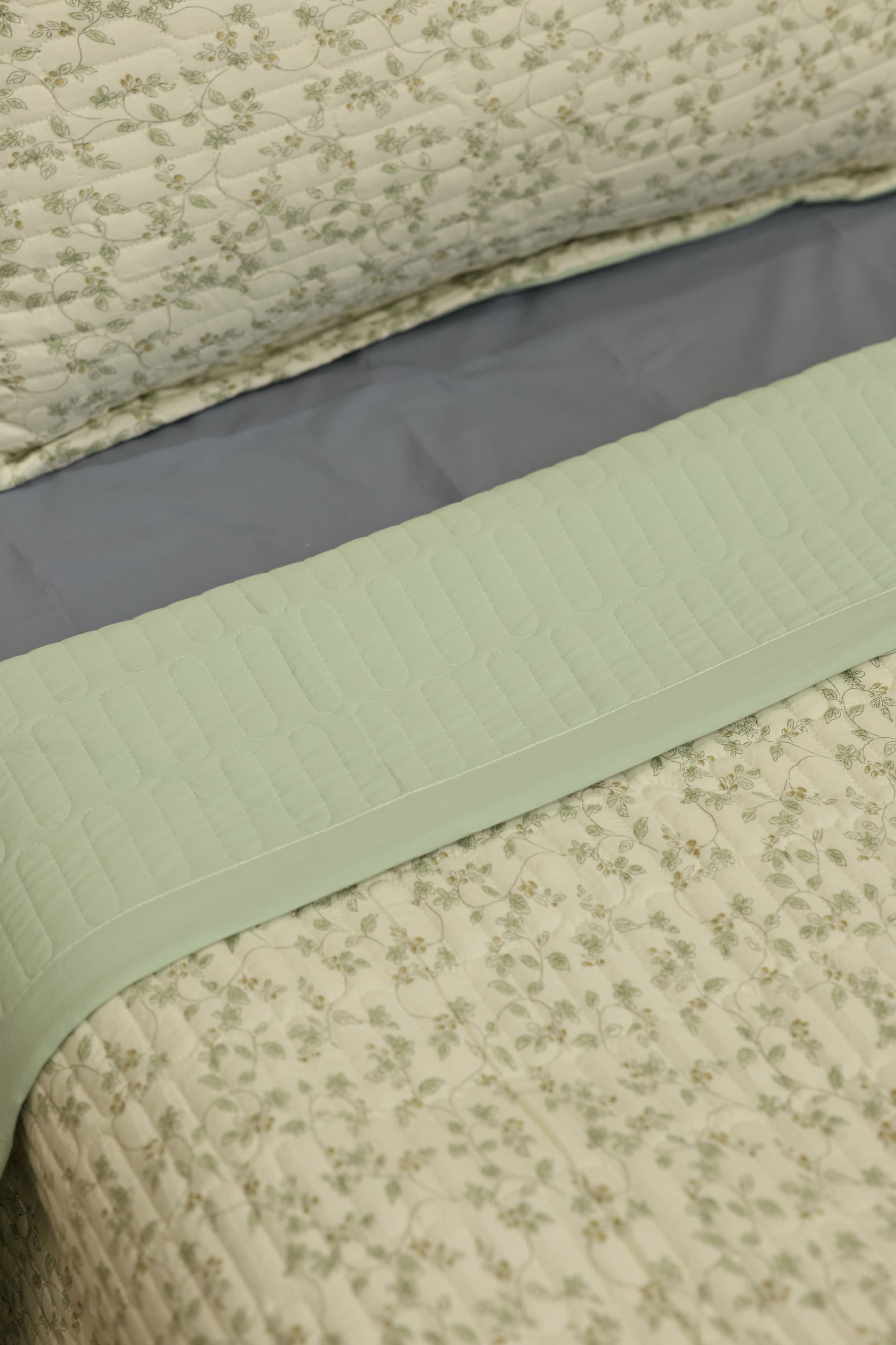 Premium bedcover