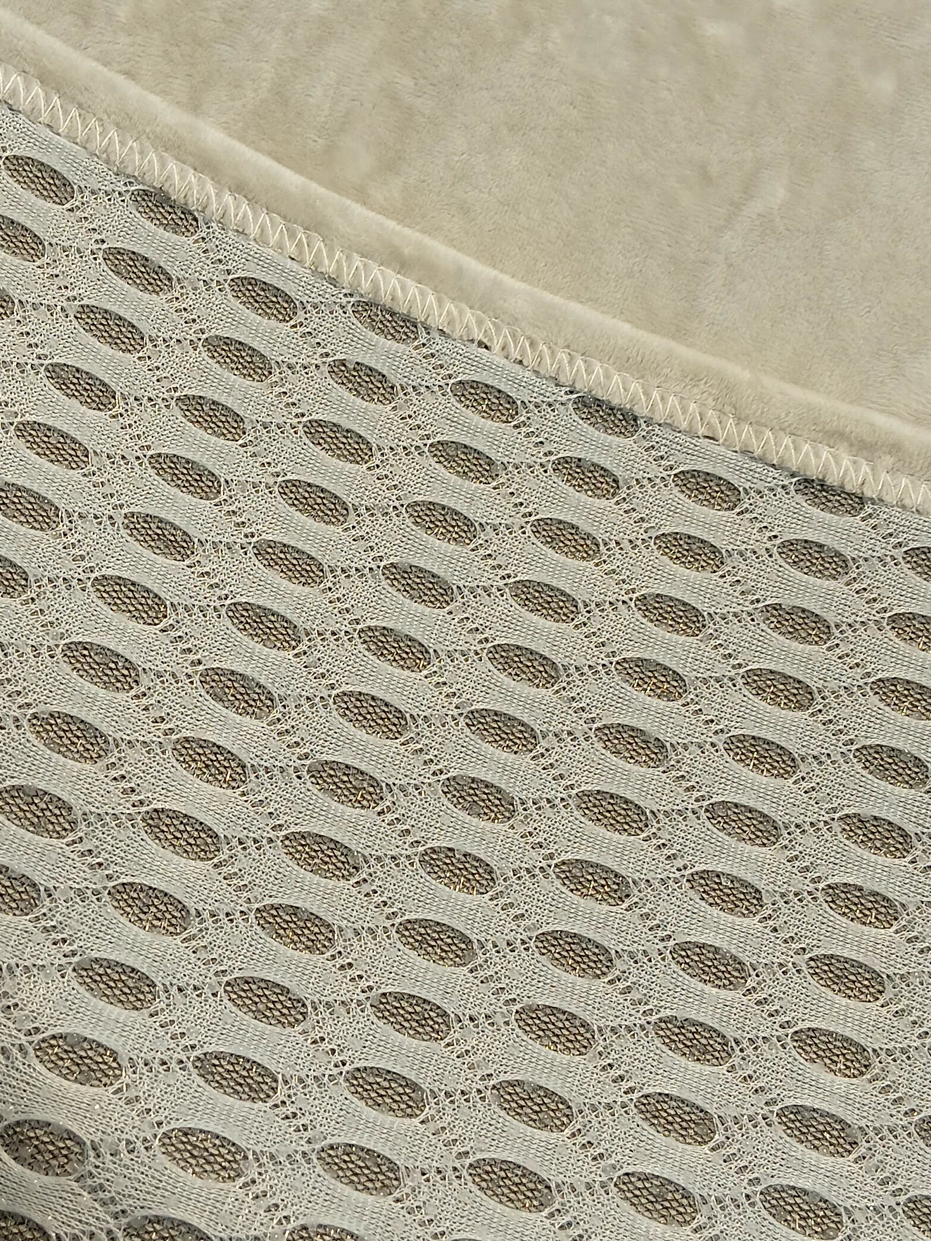 Sofa protector ( meter per) description 𝗔𝗻𝘁𝗶 𝗦𝗸𝗶𝗱 _Ivory
