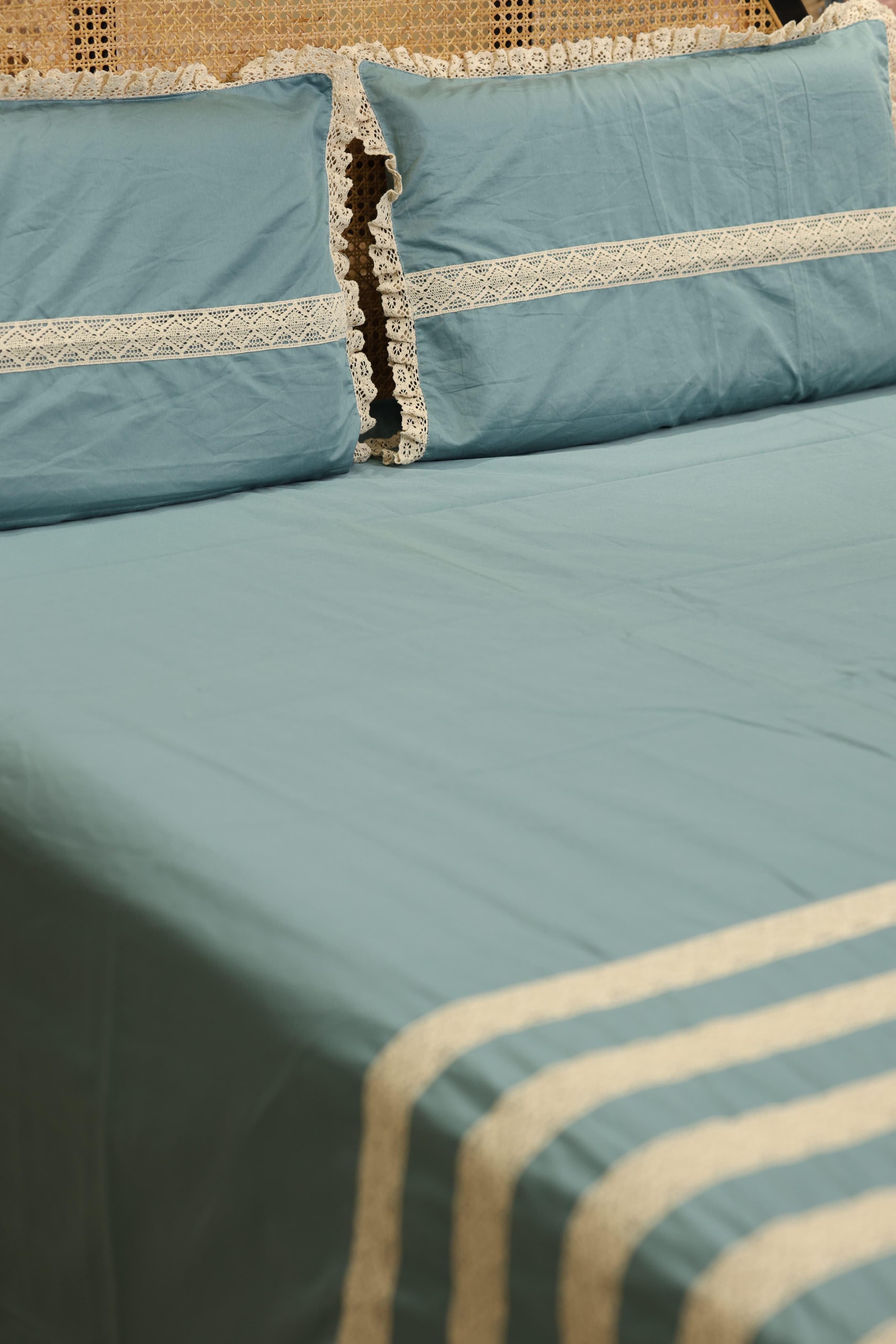 Bedsheets - Premium designer Queen bedsheets dd lace