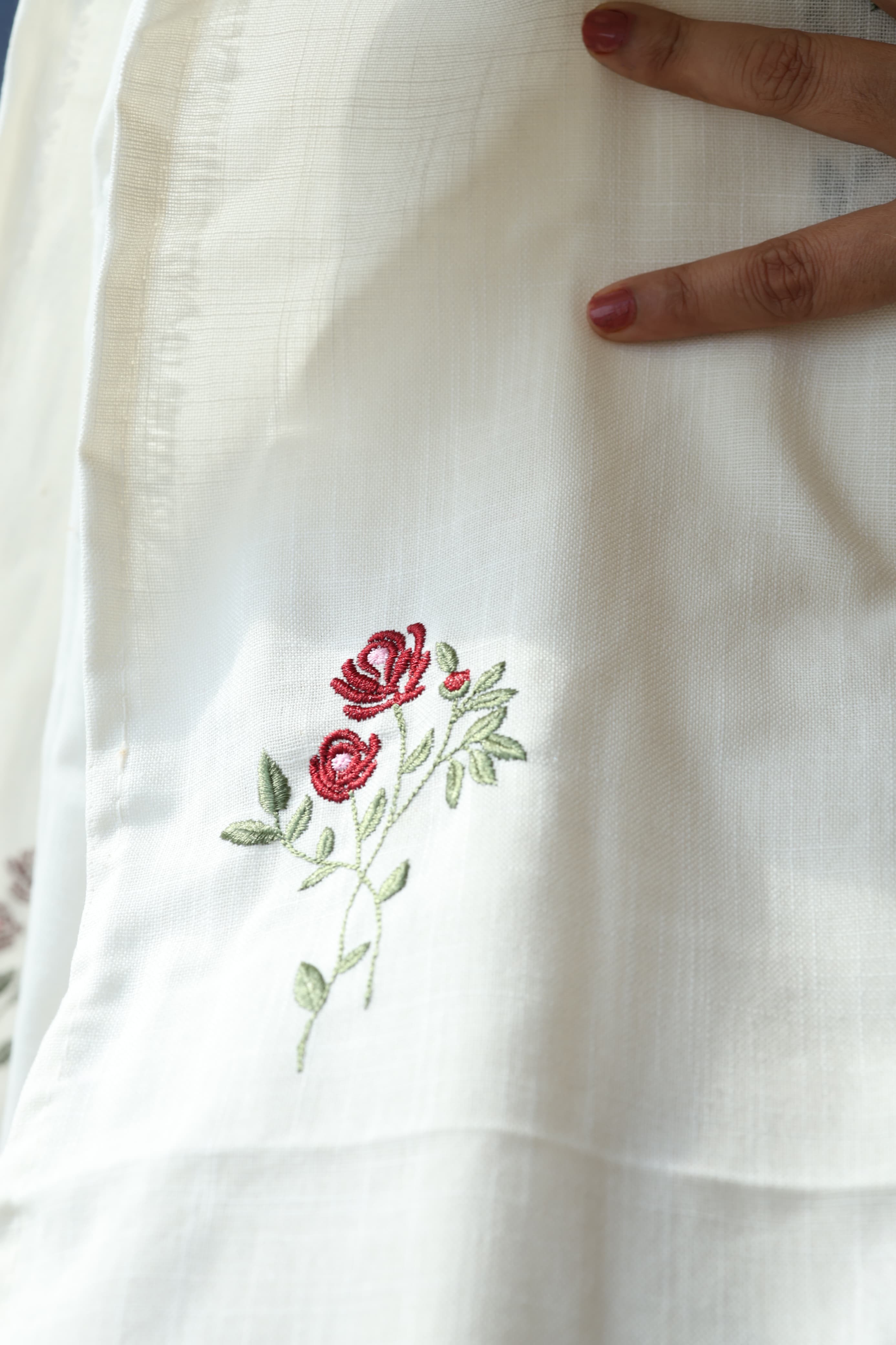 Curtains - Embroidery Semi transparent curtains LINEN ROSE ( off white base)