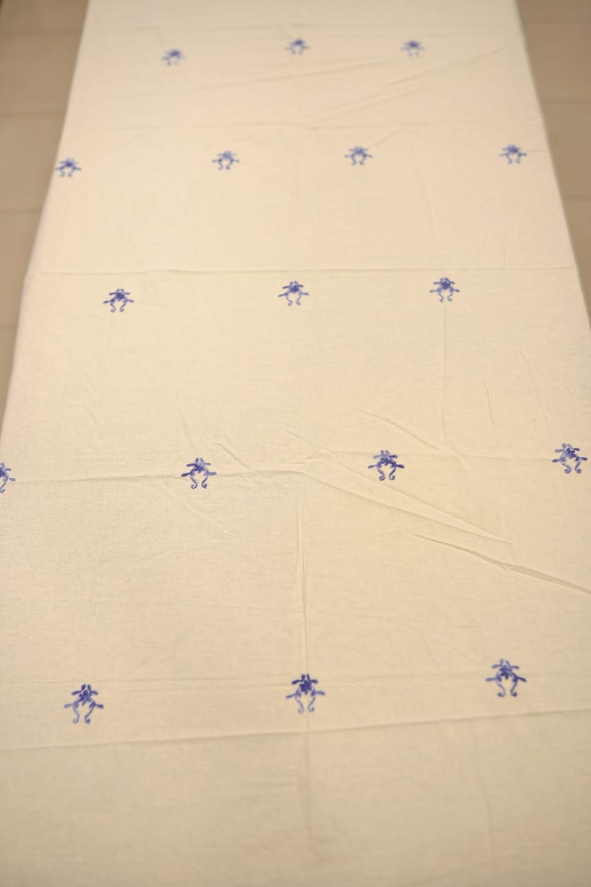 Table cloth - 6 seater( offwhite/cream shade)
