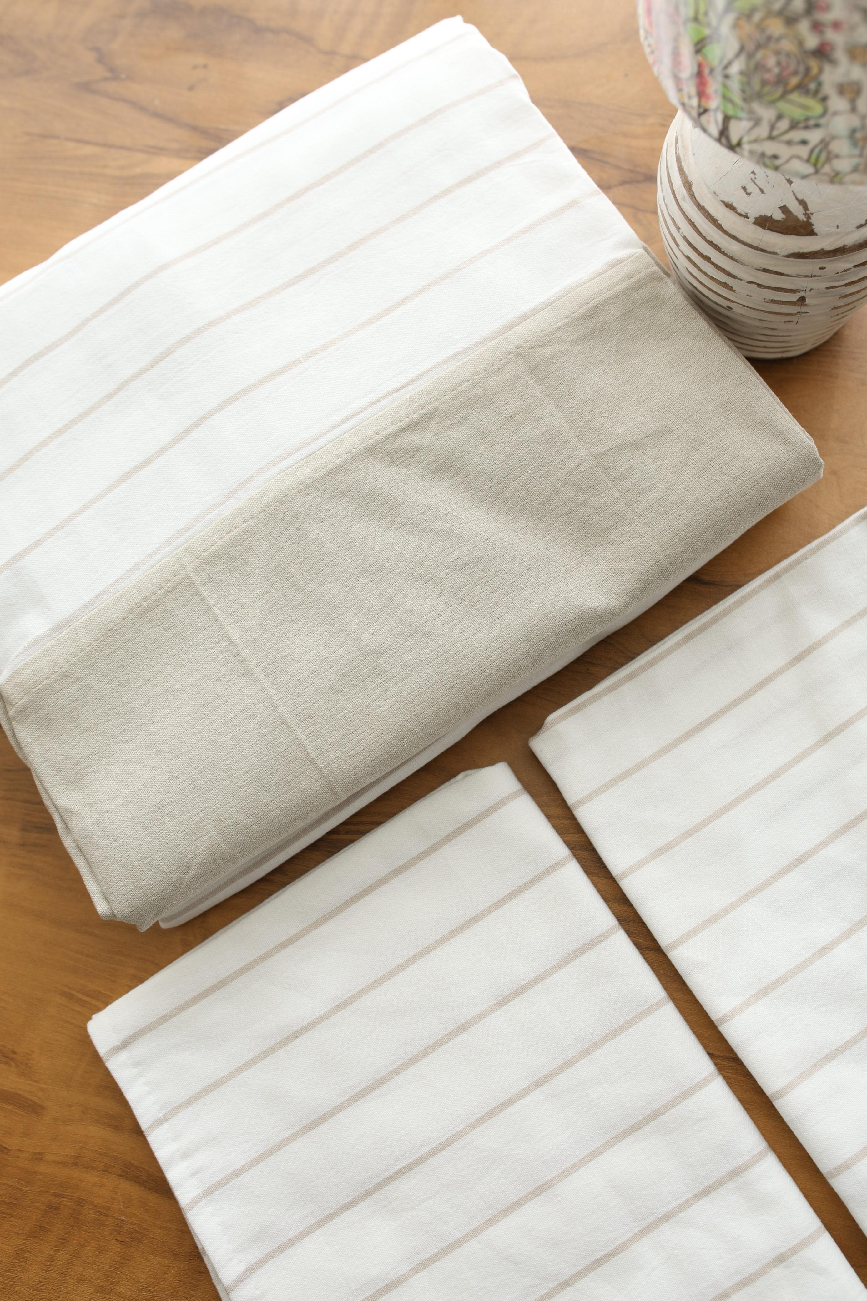 Bedsheets - King daily use border bedsheets