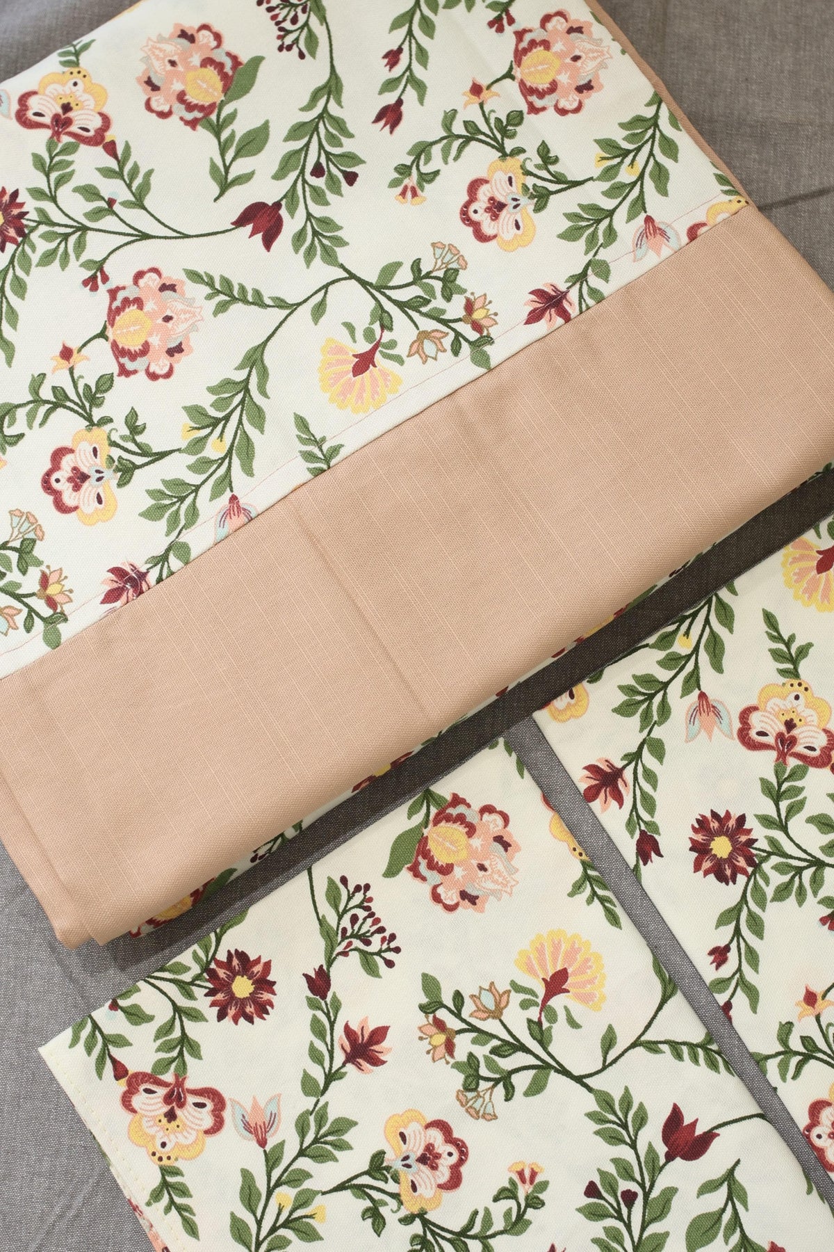 Bedsheets - King daily use border bedsheets