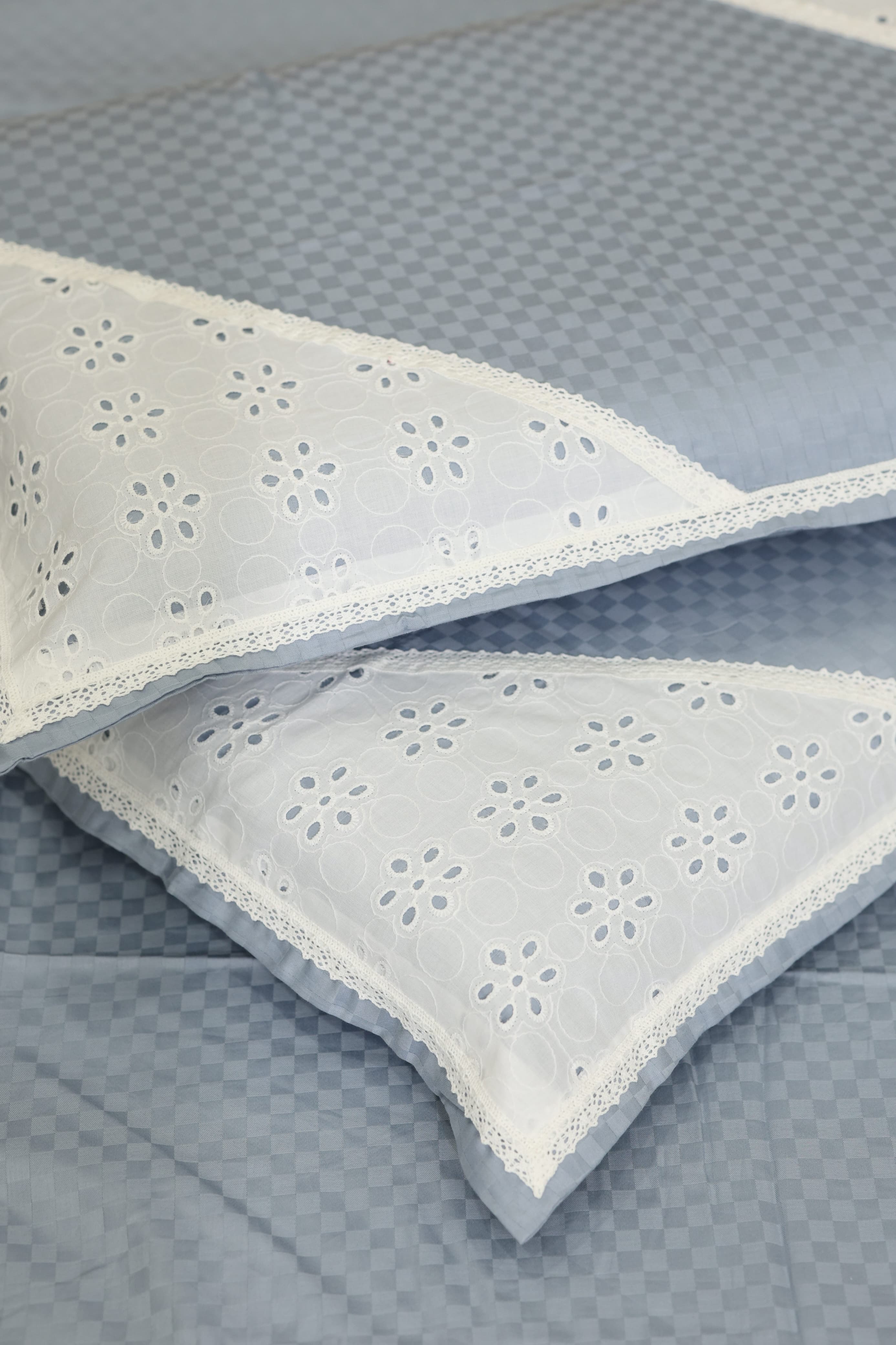 Bedsheets - Premium designer Queen bedsheets dd lace
