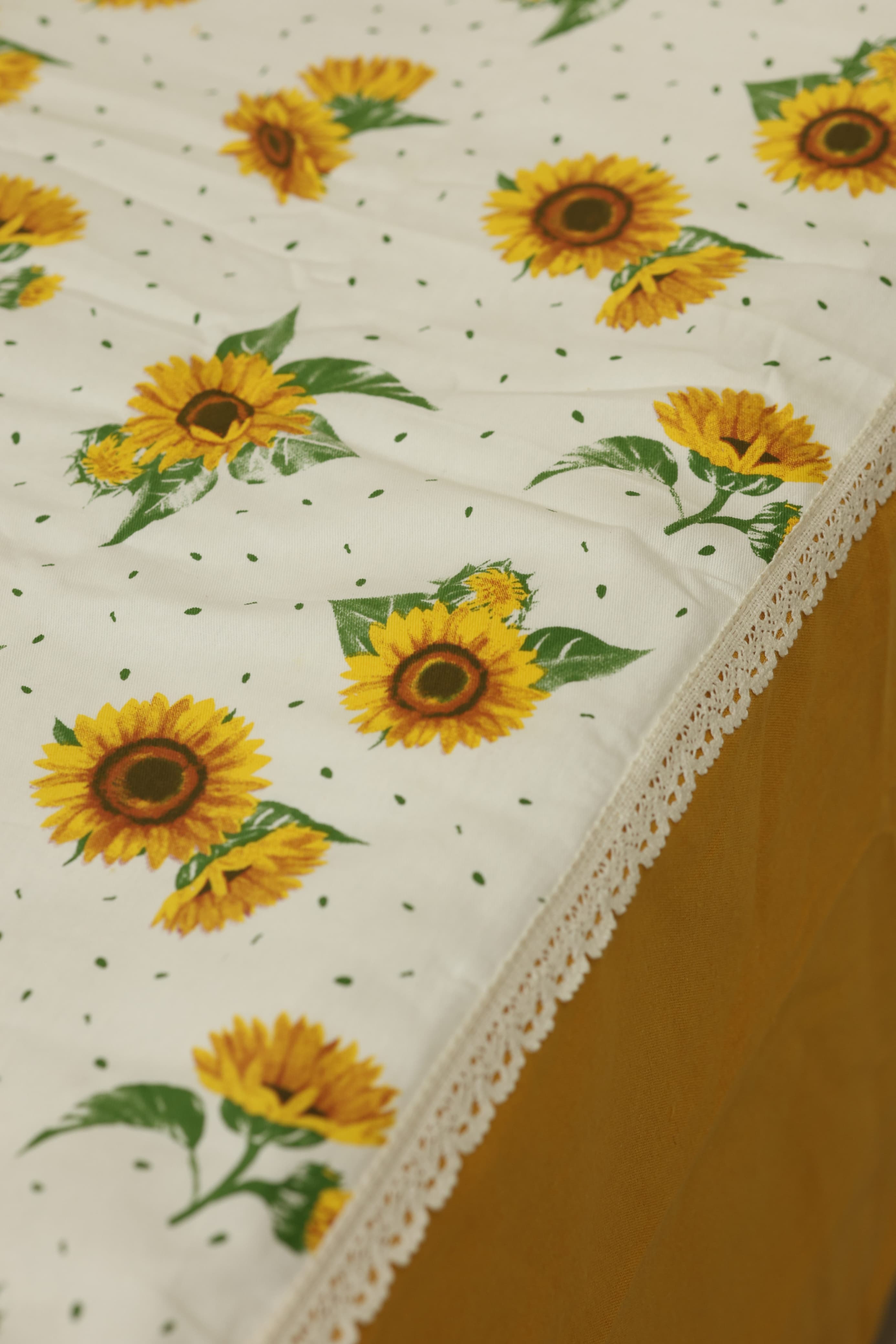 Bedsheets - Premium king floral printed lace bedsheet with cushion covers Yellow sunflower