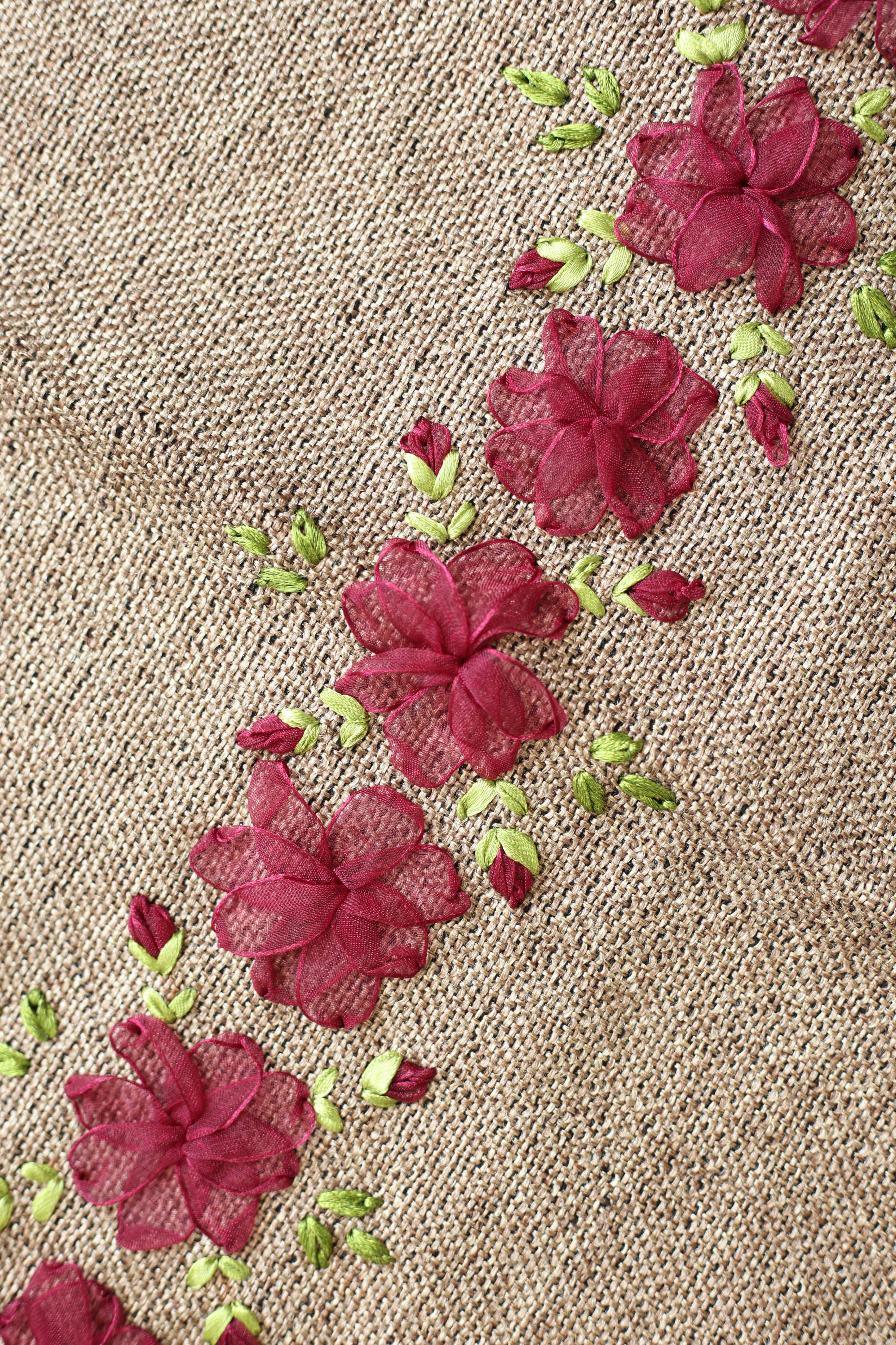 Table runner-4 Seater Ribbon embroidery