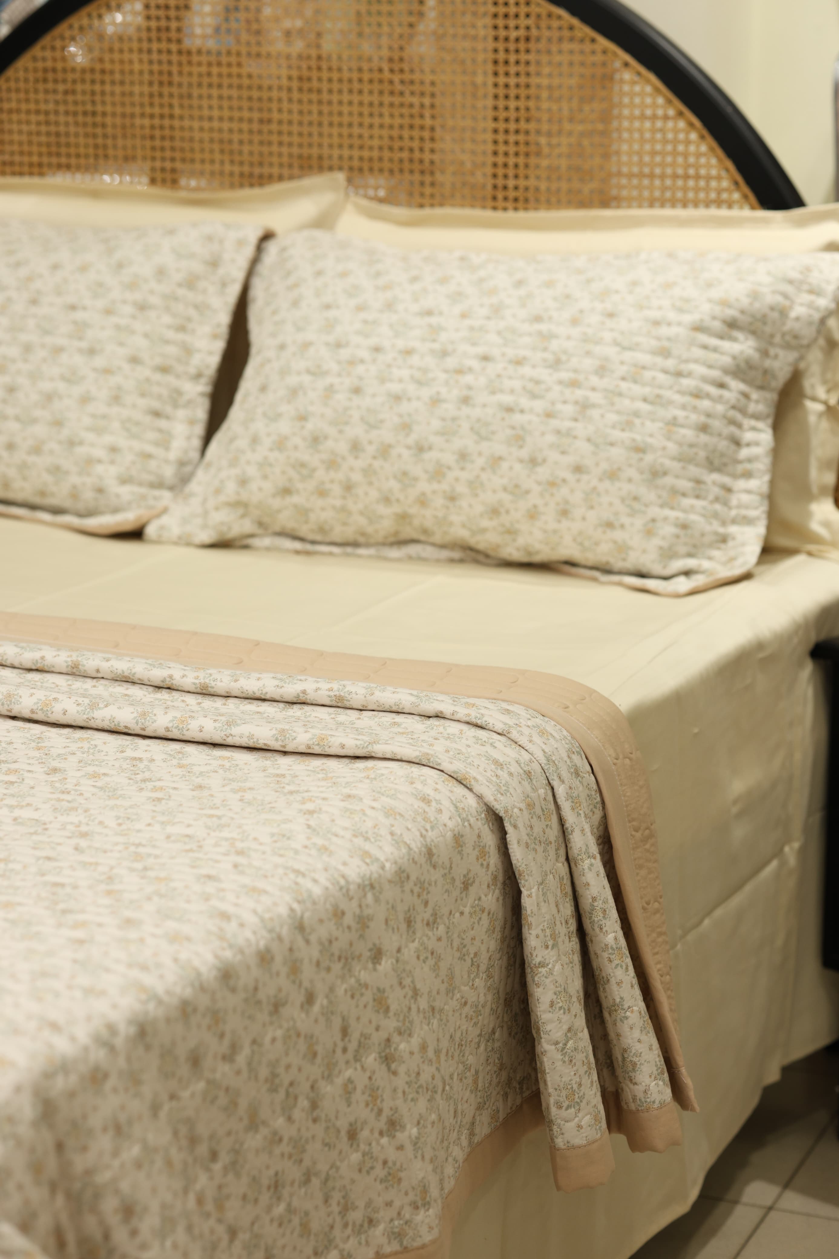 Premium bedcover