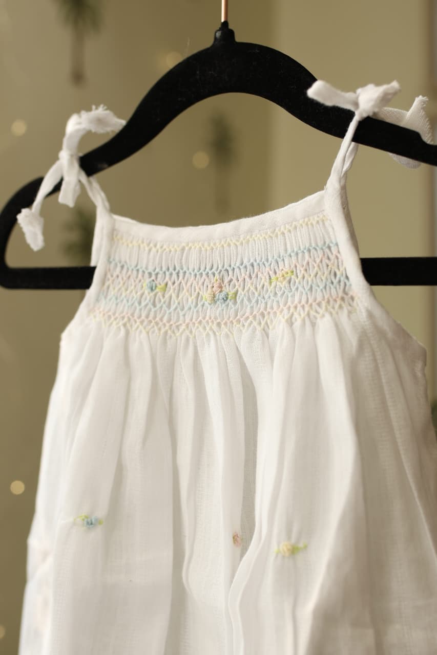 Kids smocked dress 6-10 months
