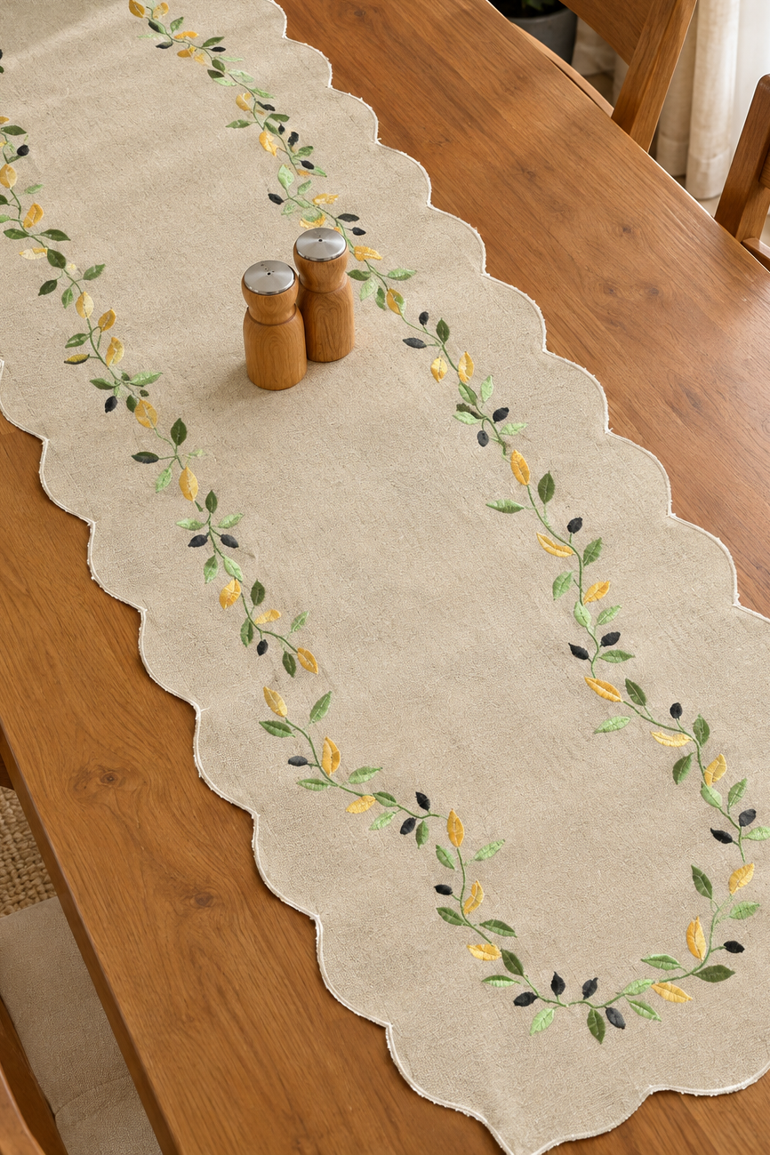 Table Runner - embroidery / Table centre