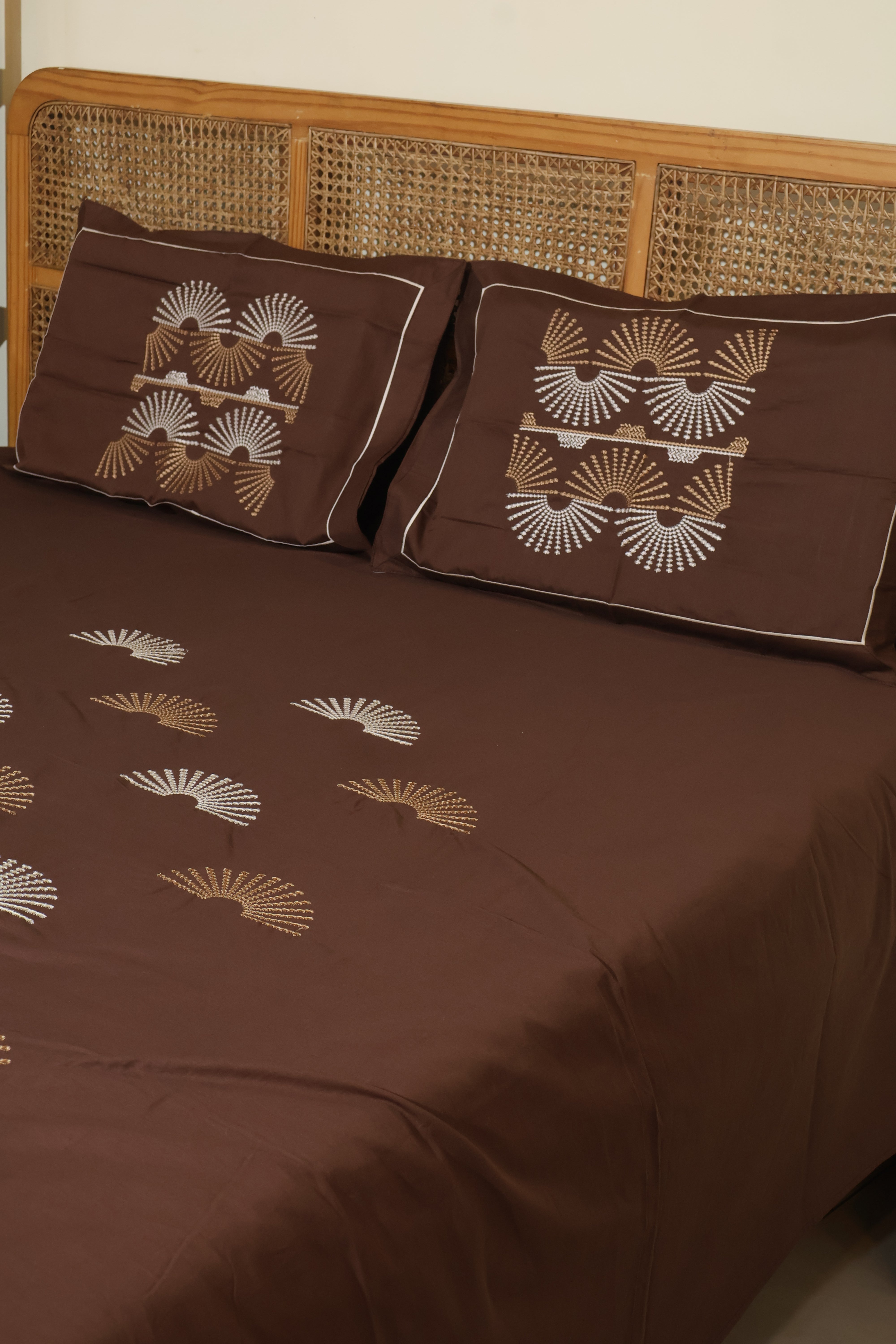 Bedsheets - King Machine embroidery bedsheets MEK