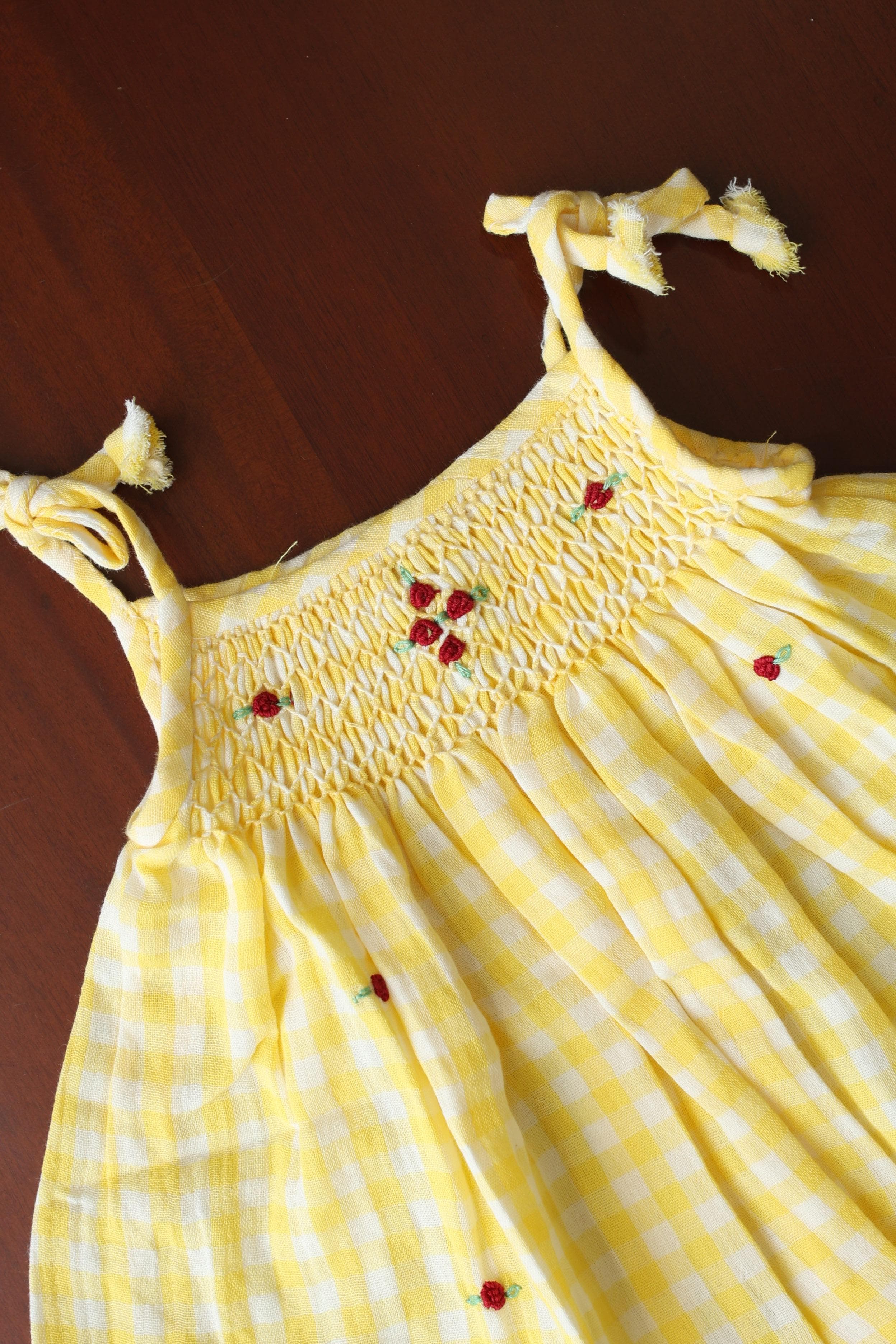 Kids smocked dress 0-3 month