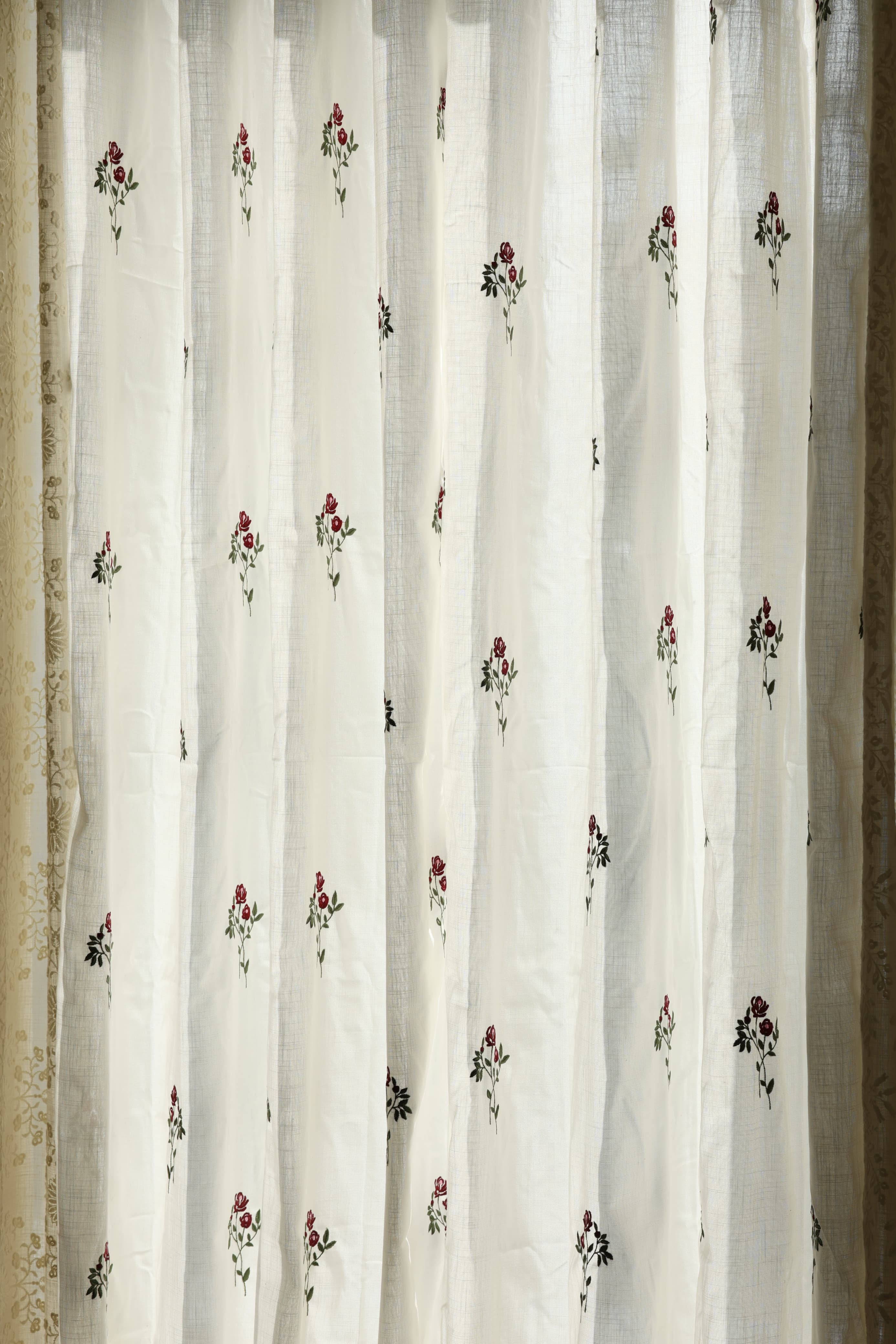 Curtains - Embroidery Semi transparent curtains LINEN ROSE ( off white base)