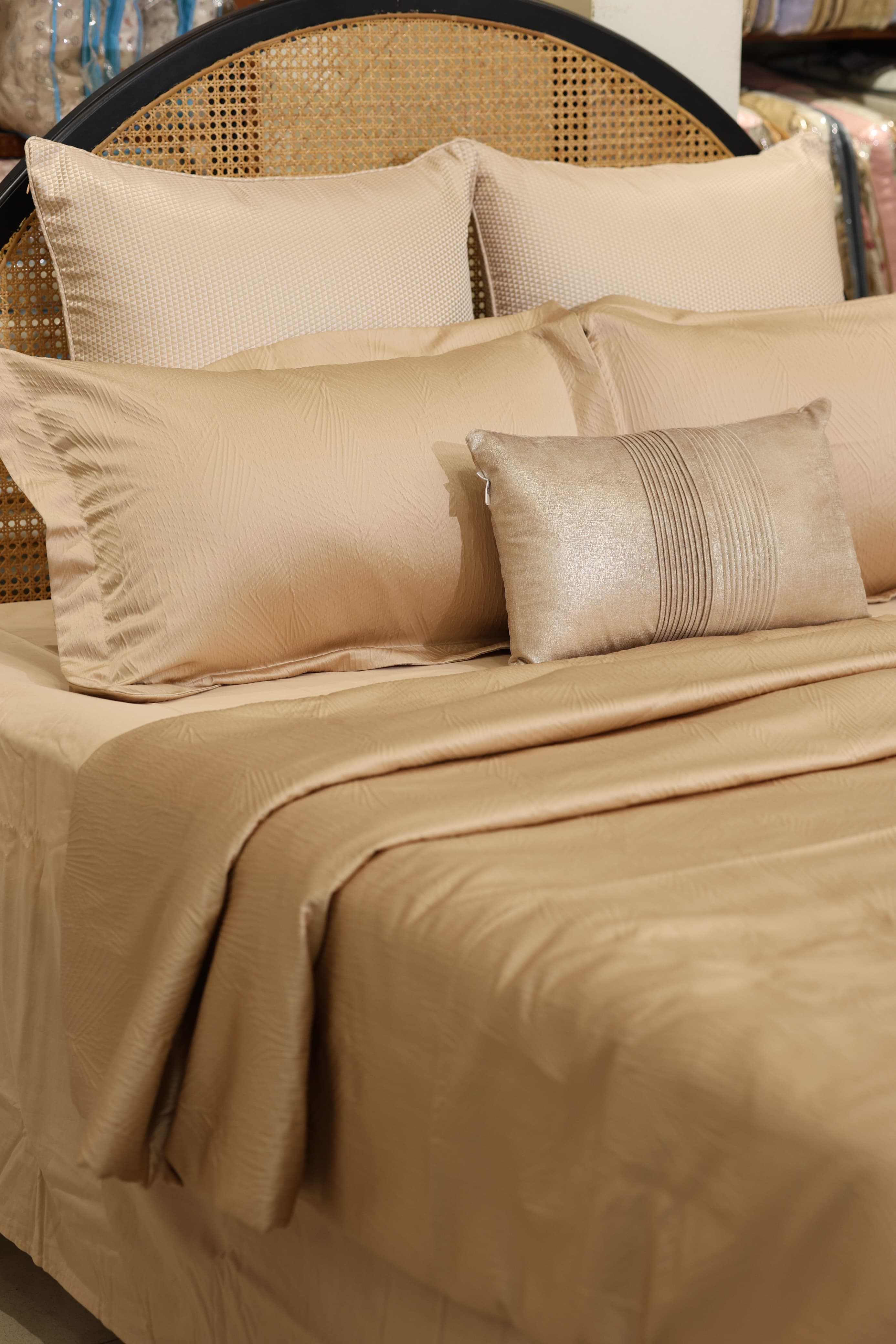 Champagne Luxe Cotton Bed Linen Ensemble with Duvet Cover Ddecor