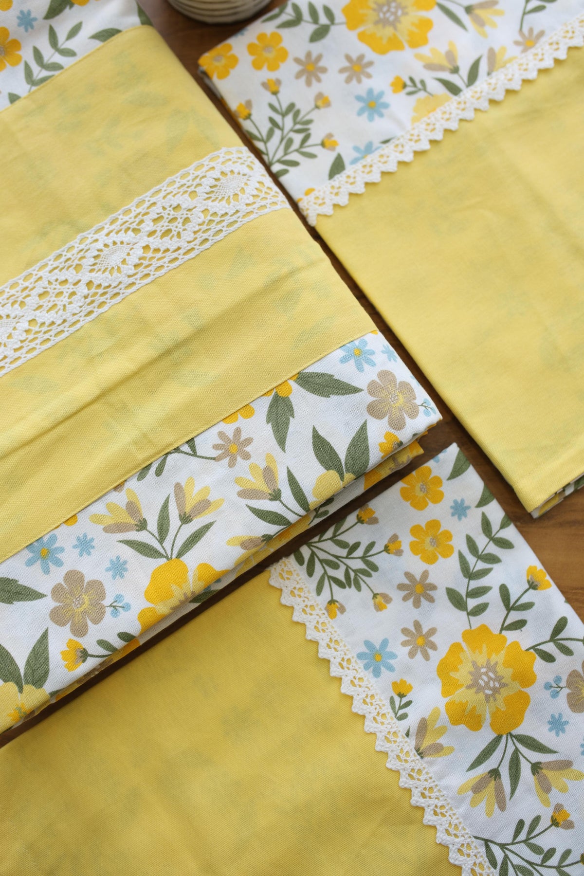 Bedsheets - King premium designer Printed lace bedsheet rotary