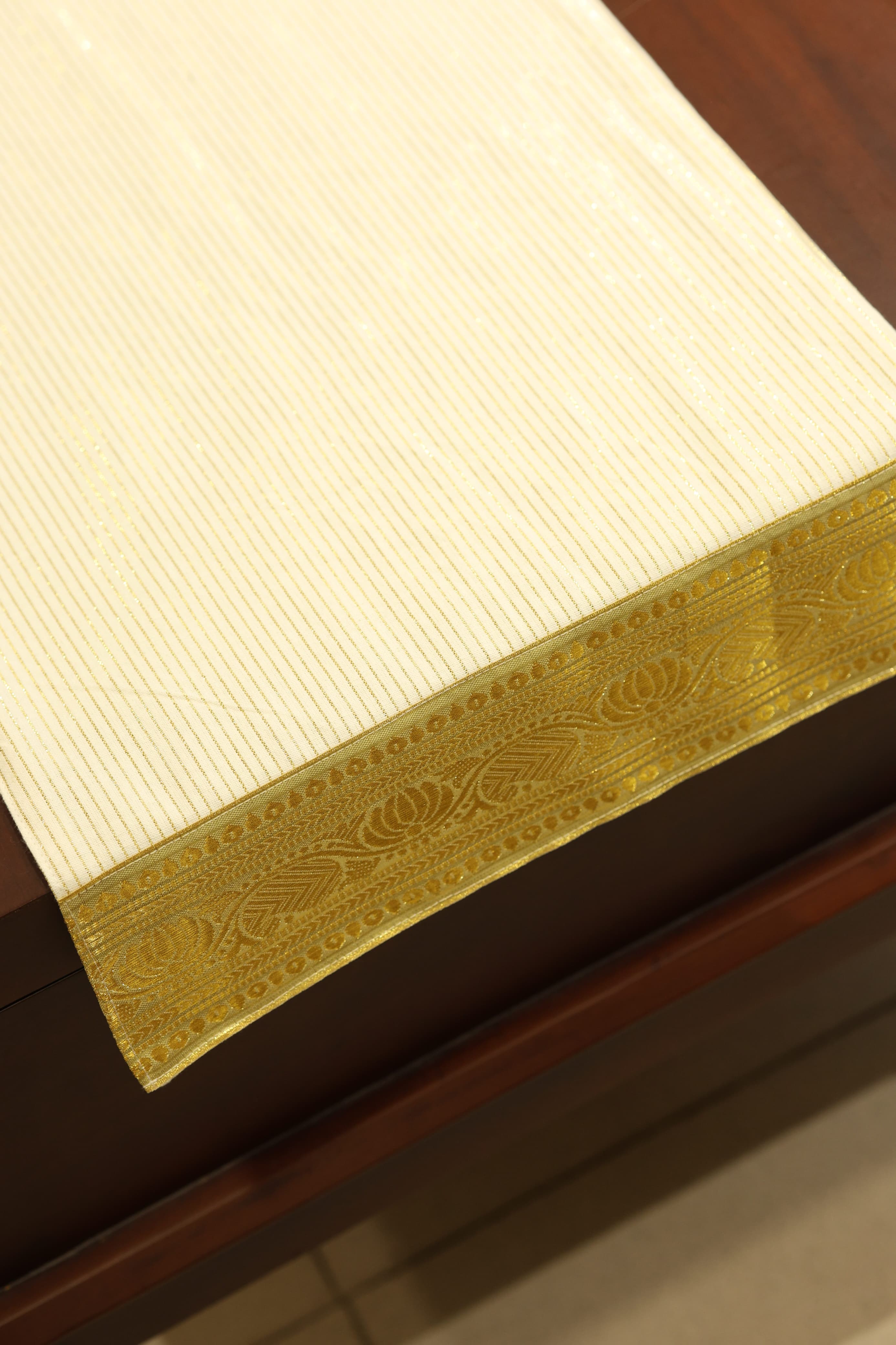 Onam Table Runner - 8  seater