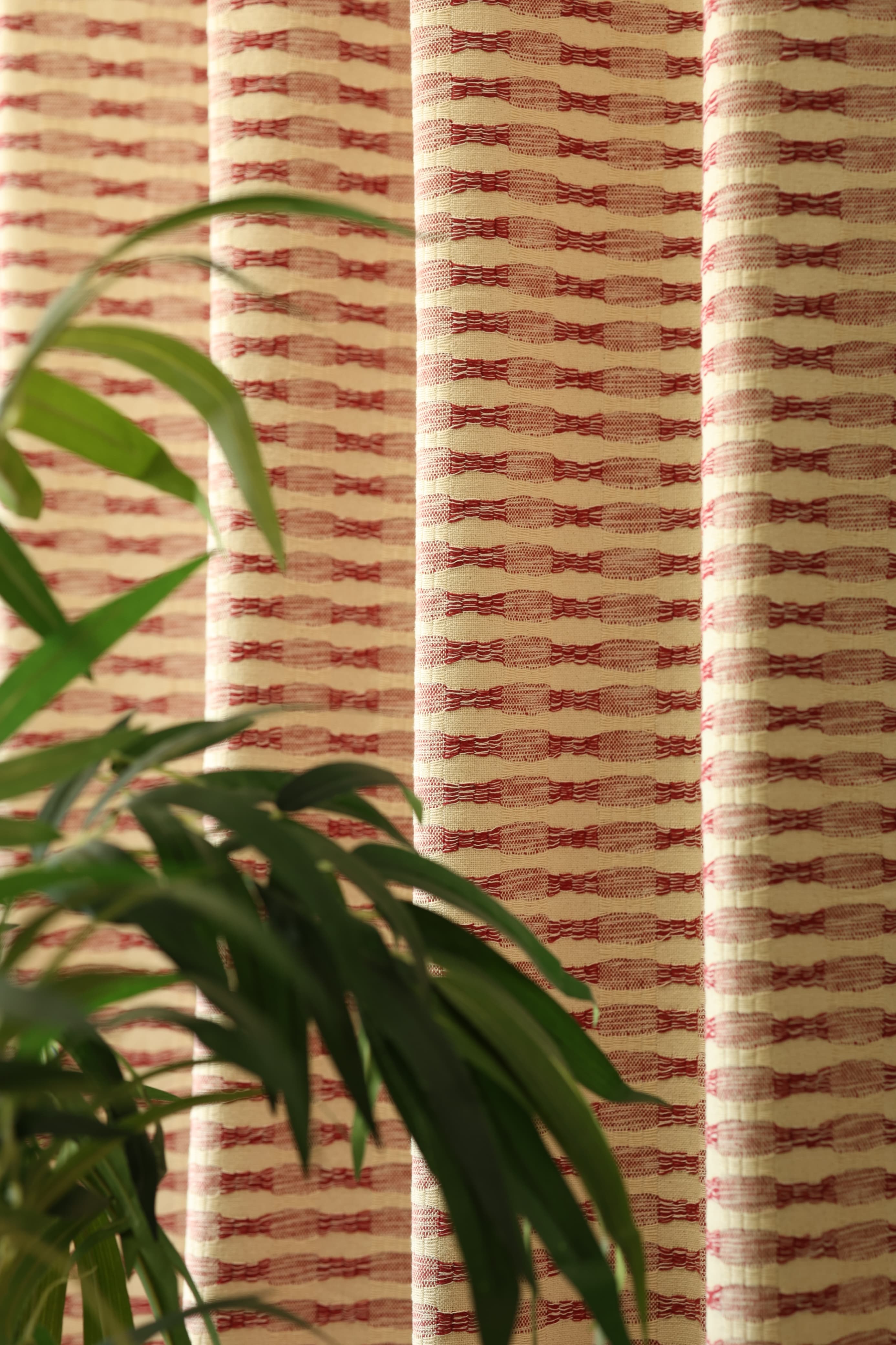 Curtains - Opaque curtains red