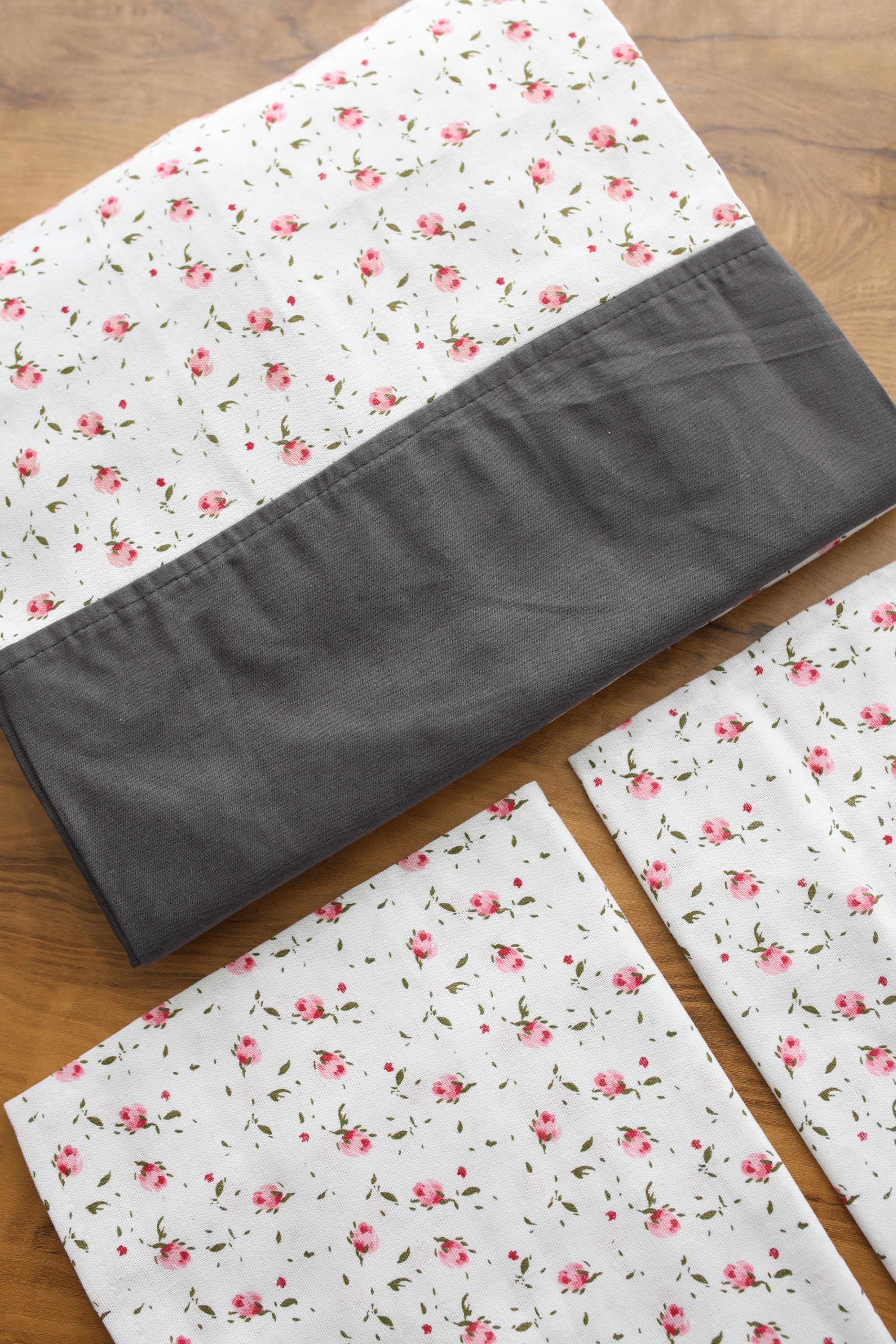 Bedsheets - King daily use border bedsheets