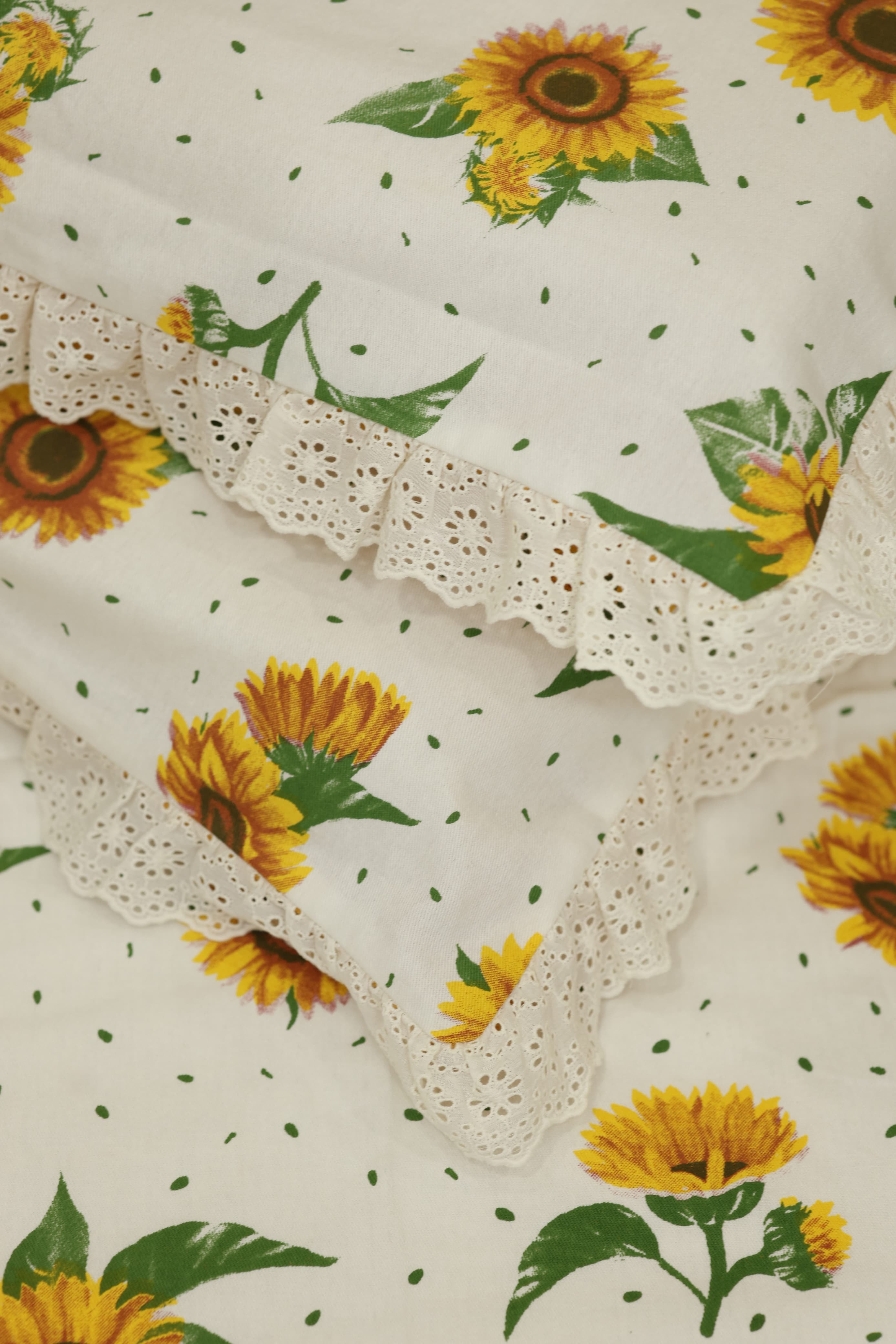 Bedsheets - Premium king floral printed lace bedsheet with cushion covers Yellow sunflower