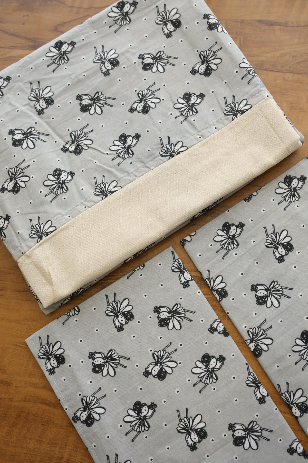 Bedsheets - Queen daily use border bedsheets