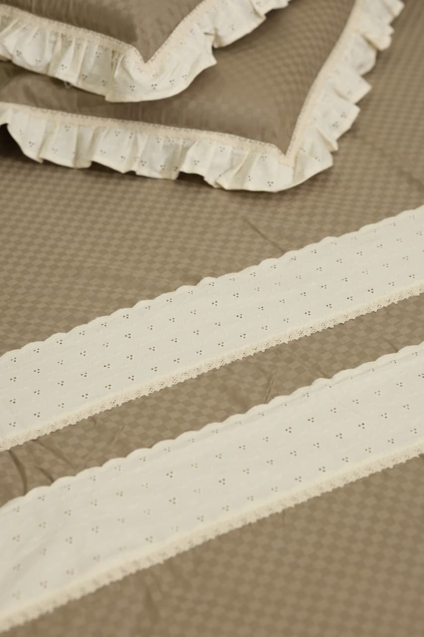 Bedsheets - Premium designer Queen bedsheets dd lace