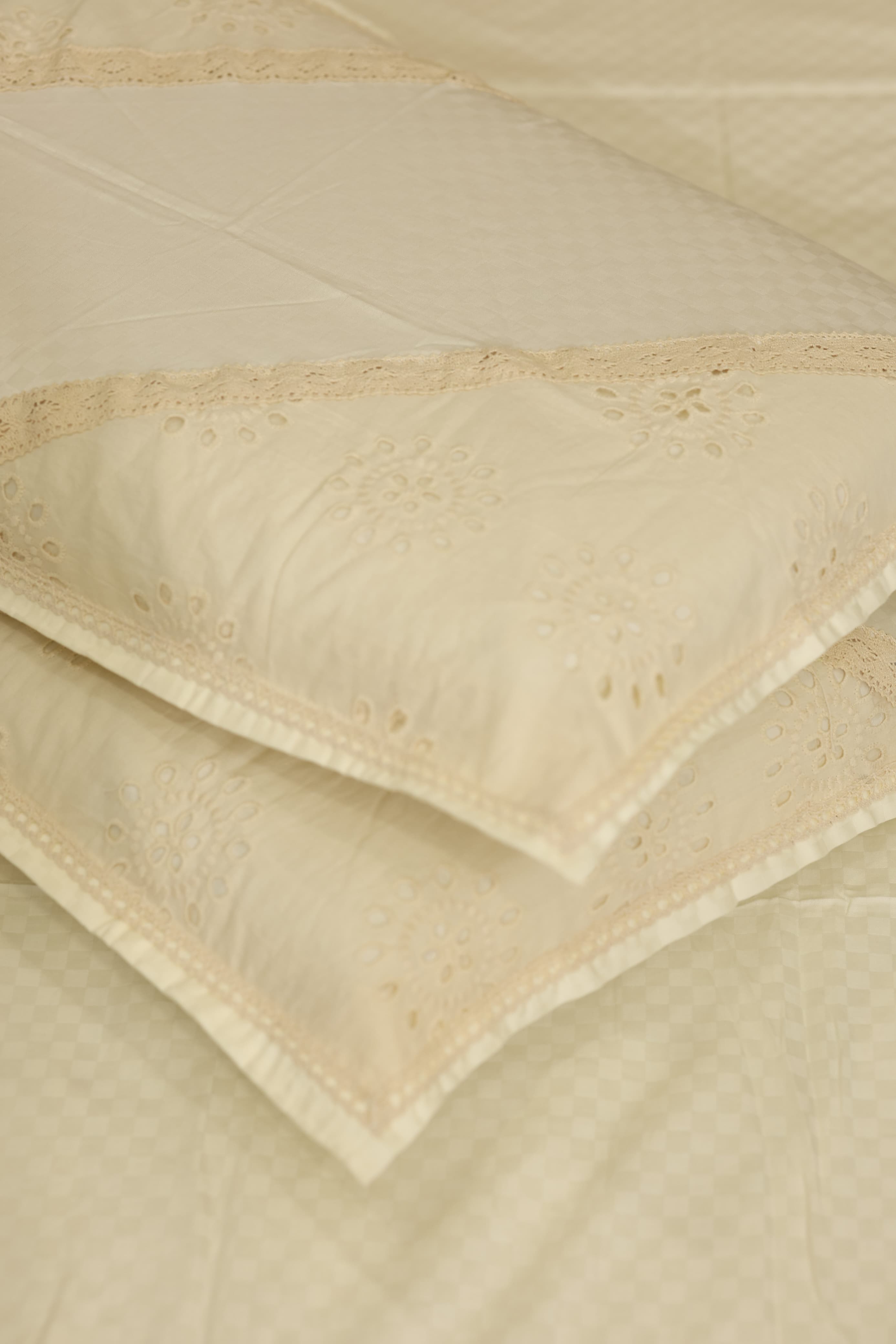 Bedsheets - Premium designer king bedsheets dd lace