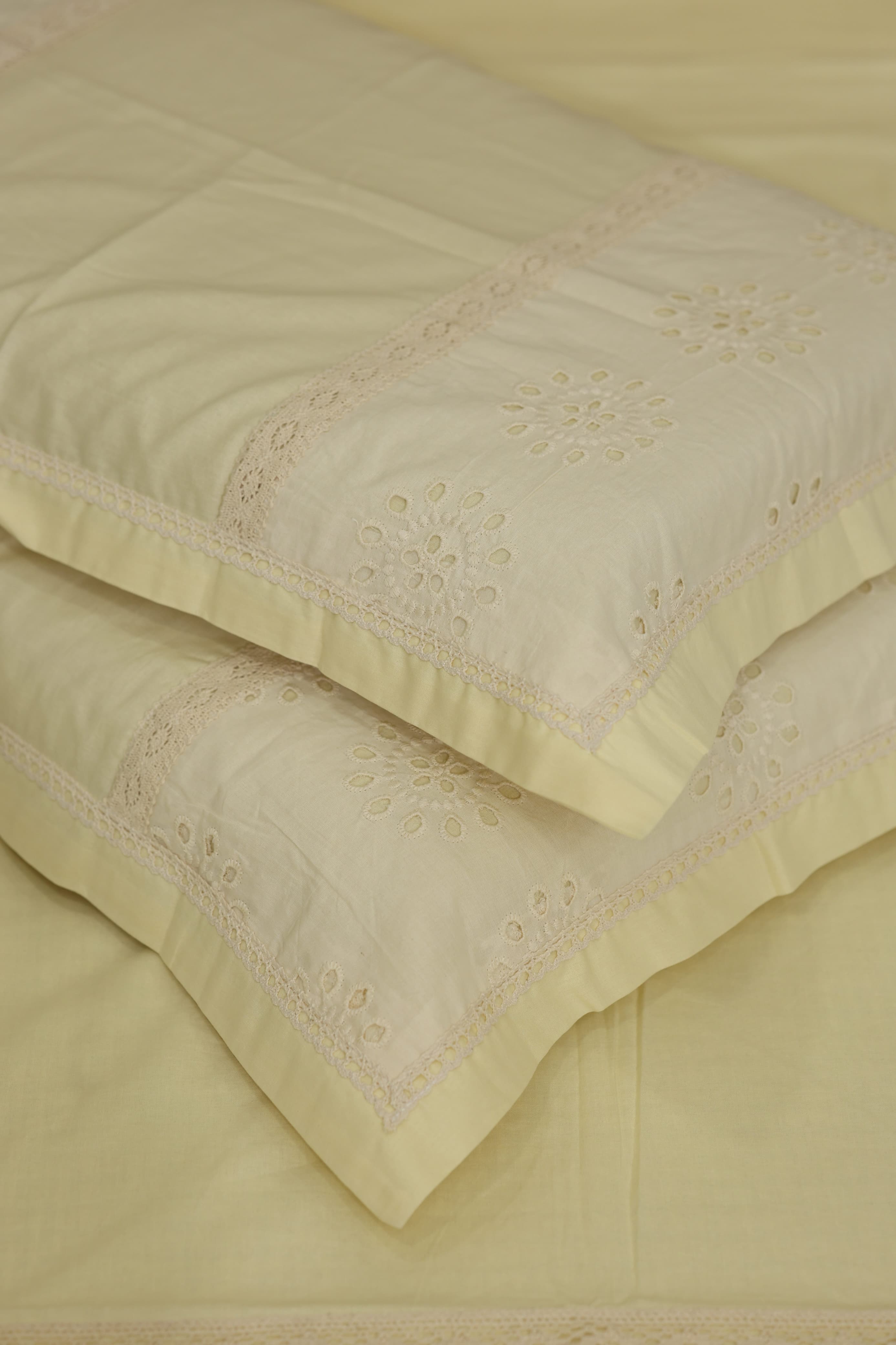 Bedsheets - Premium designer king bedsheets dd lace