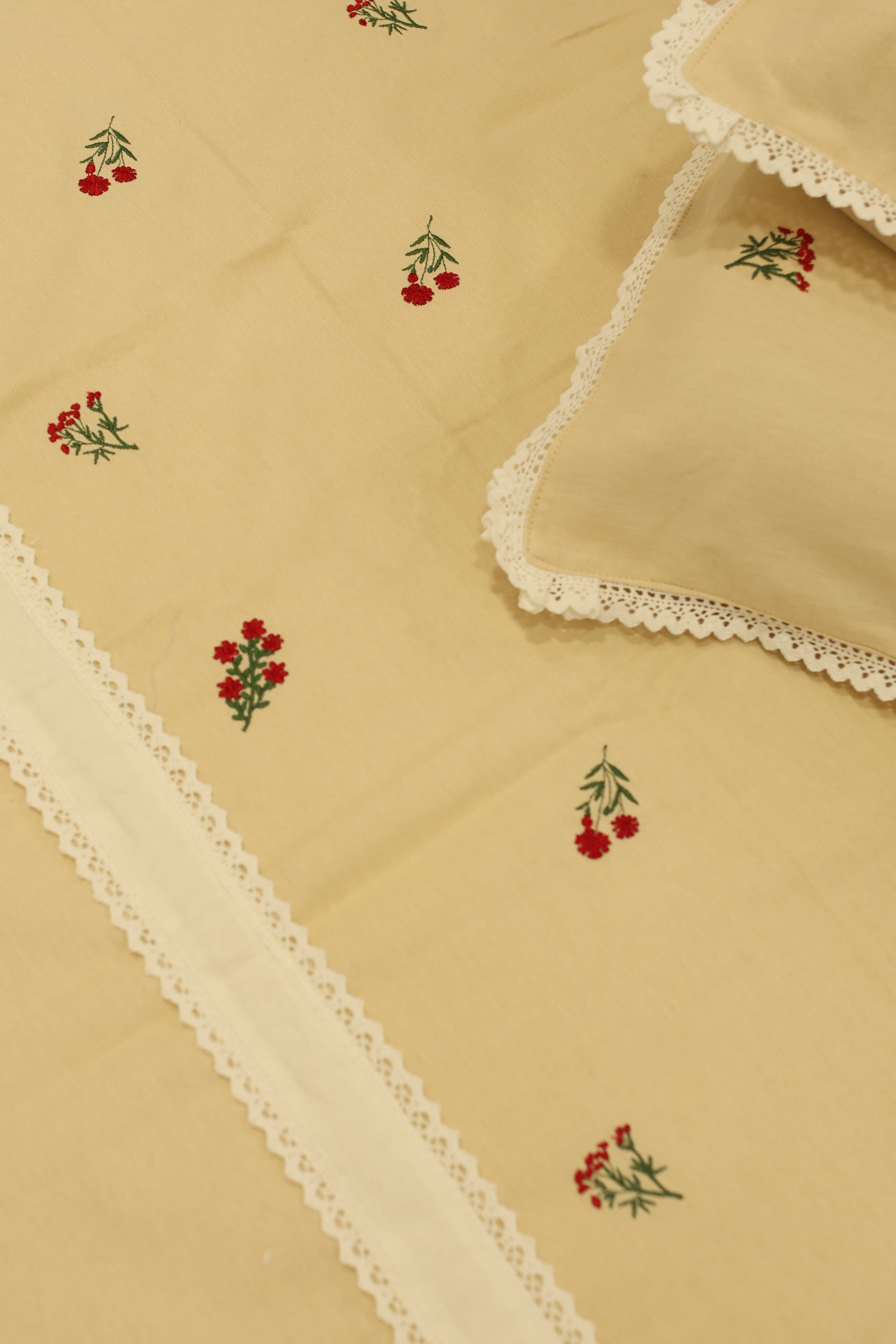 Bedsheets - King premium machine embroidery bedsheets