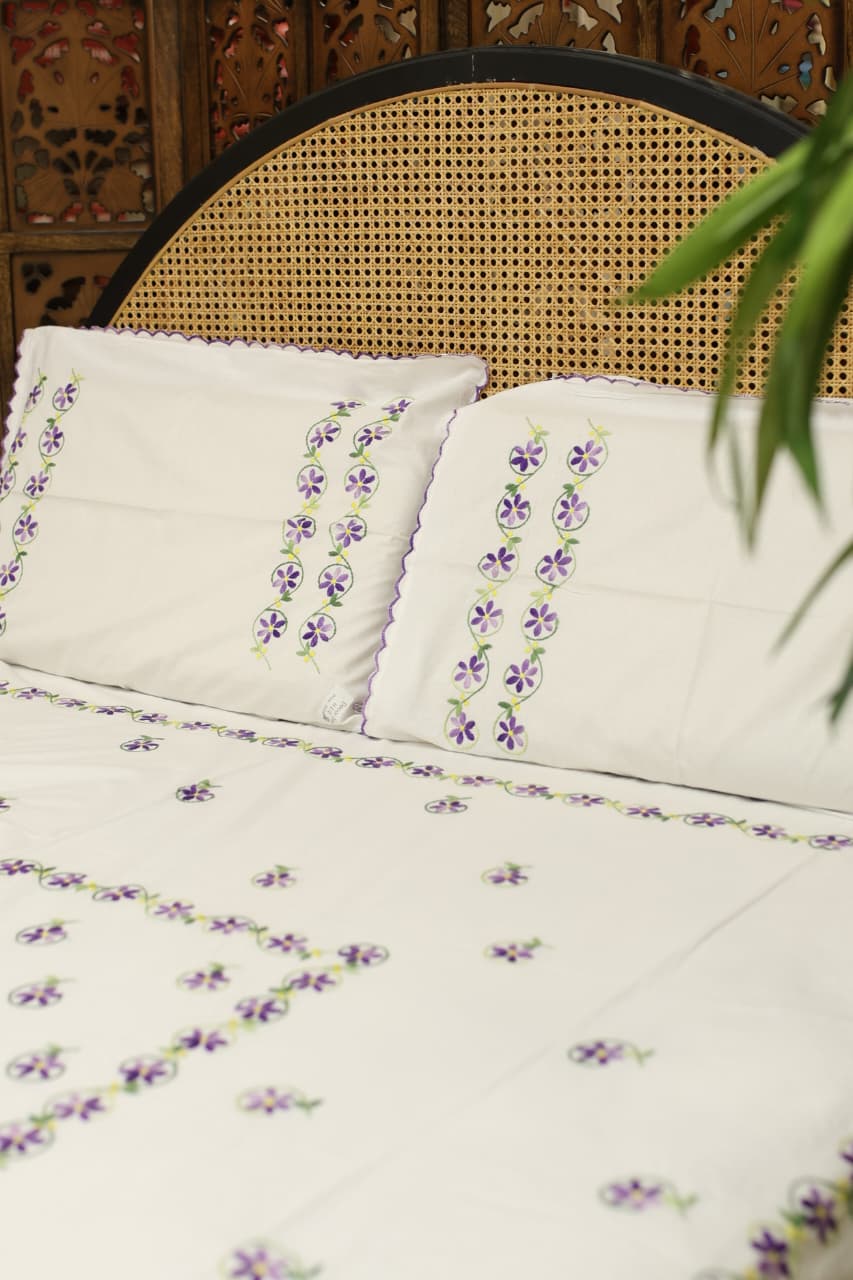 Bedsheets:Queen premium hand embroidered bedsheets HEQ