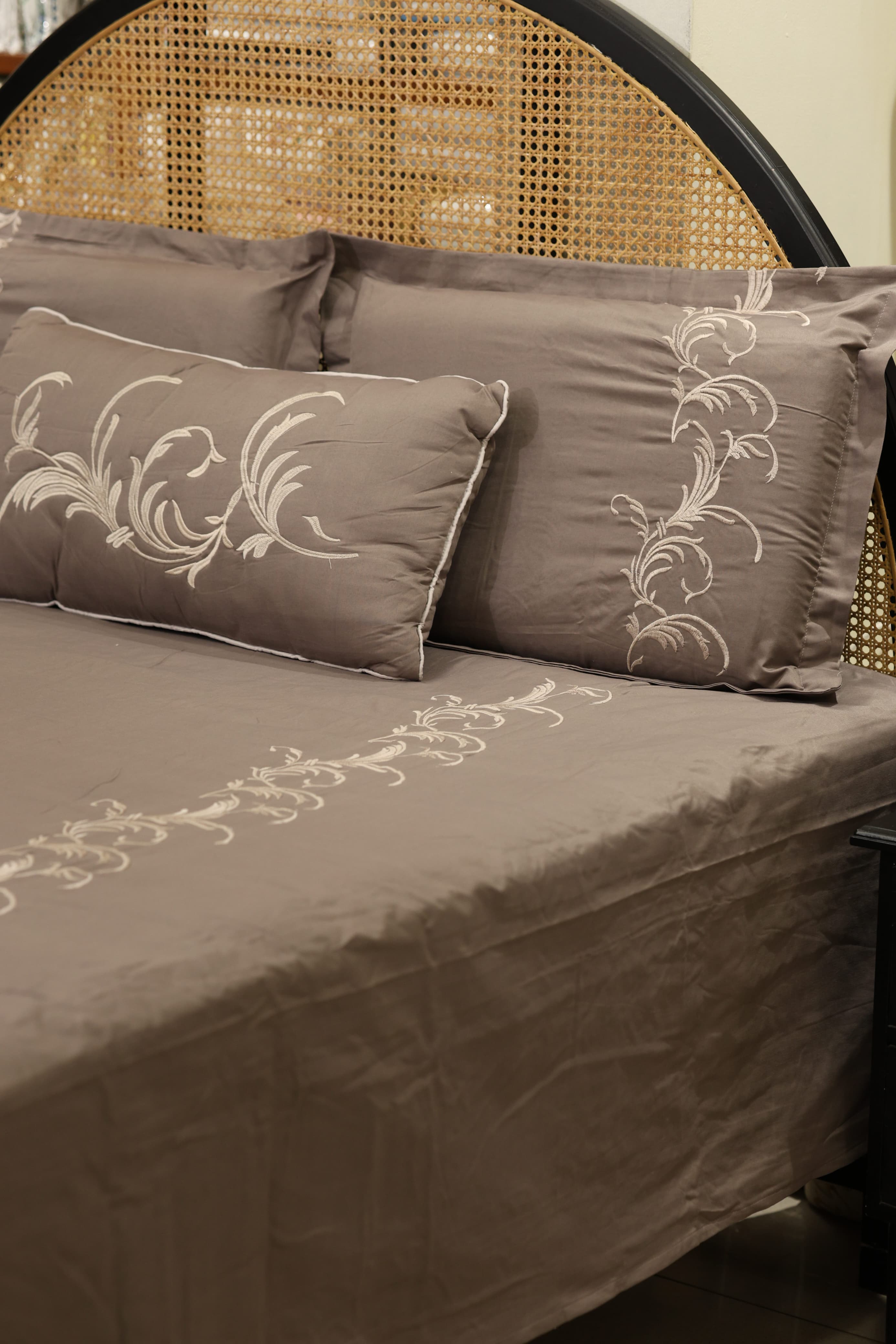 Bedding set Embroidery - King size