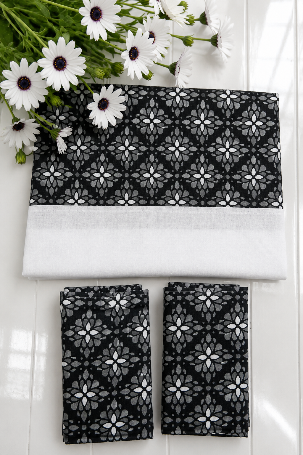Bedsheets-Queen daily use border bedsheets
