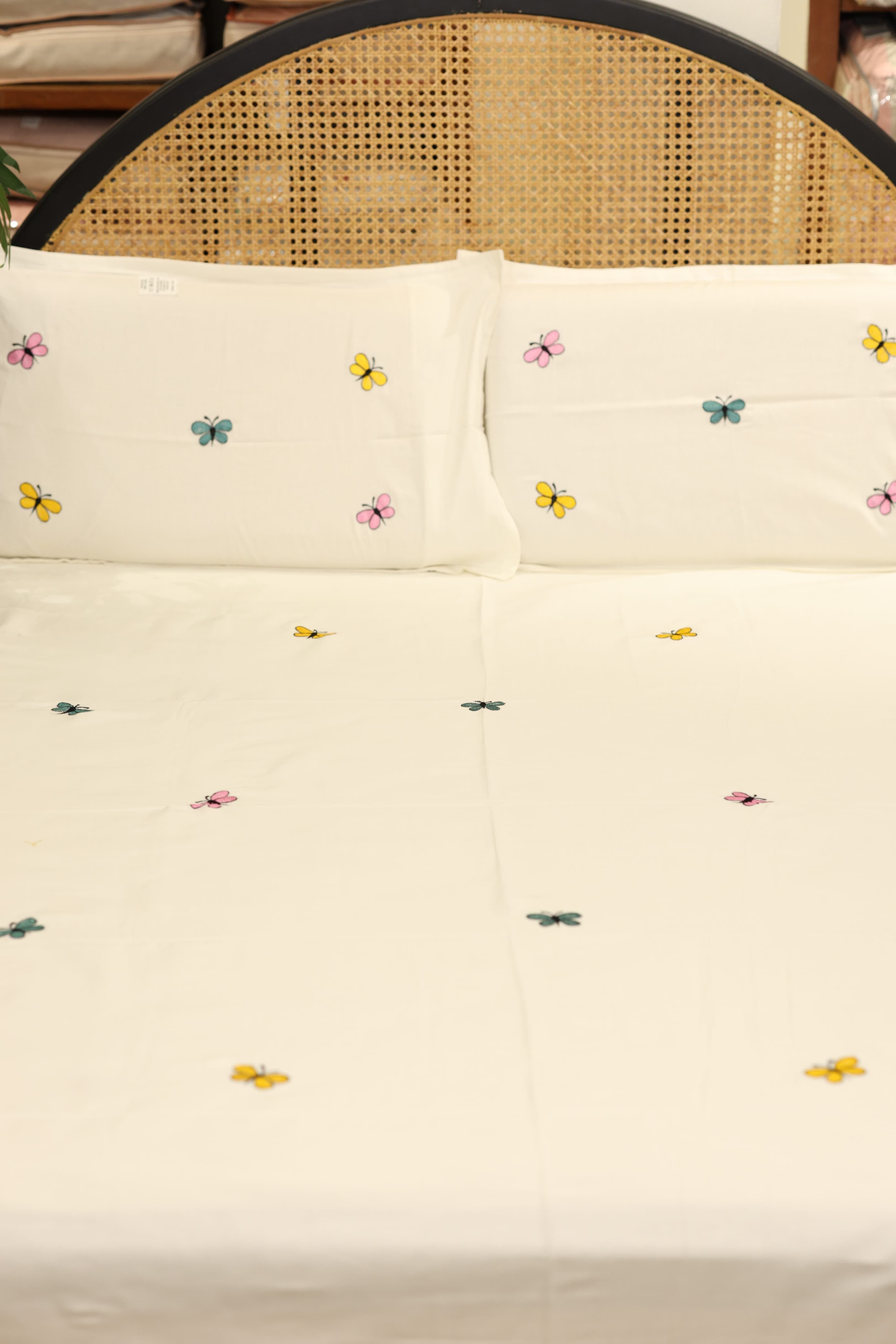 Bedsheets - King Premium Machine embroidery bedsheets MEK