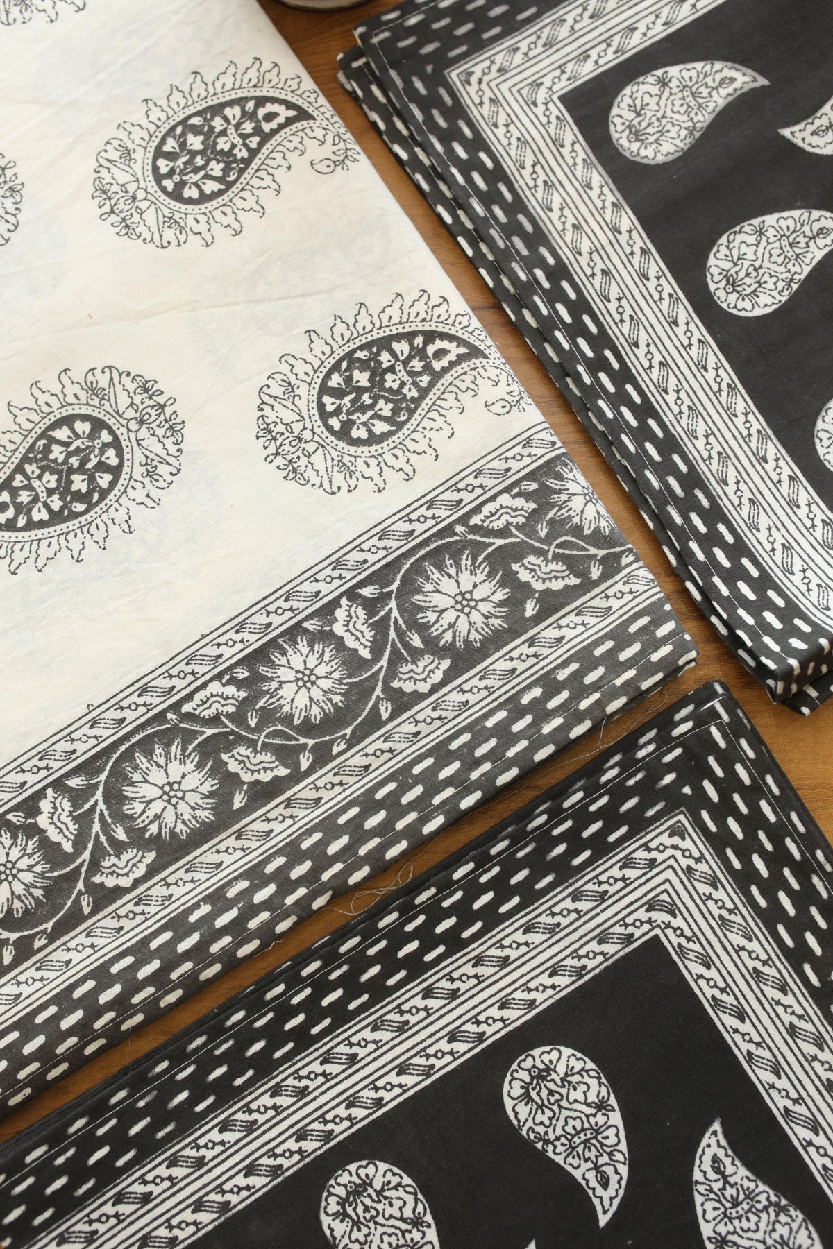 Bedsheets - Handblock queen rajwada print bedsheets