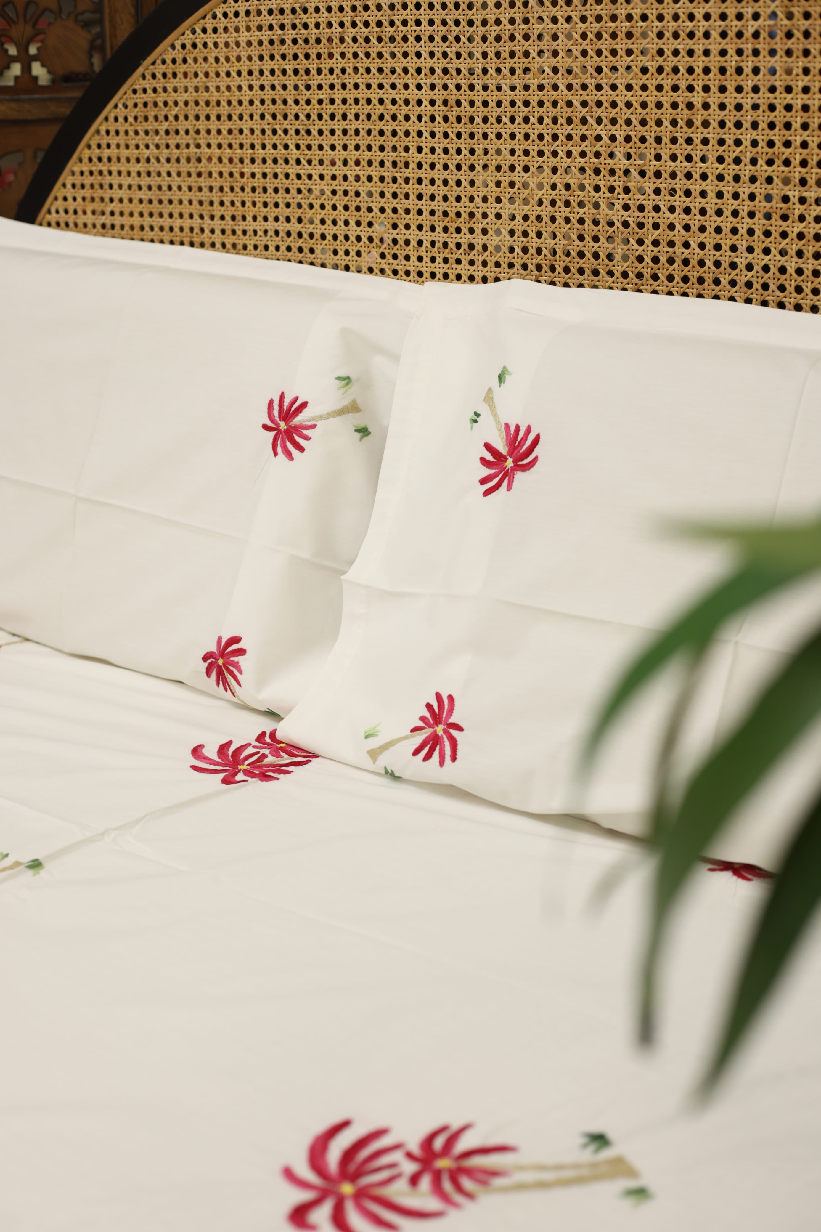 Bedsheets:King premium hand embroidered bedsheets HEK