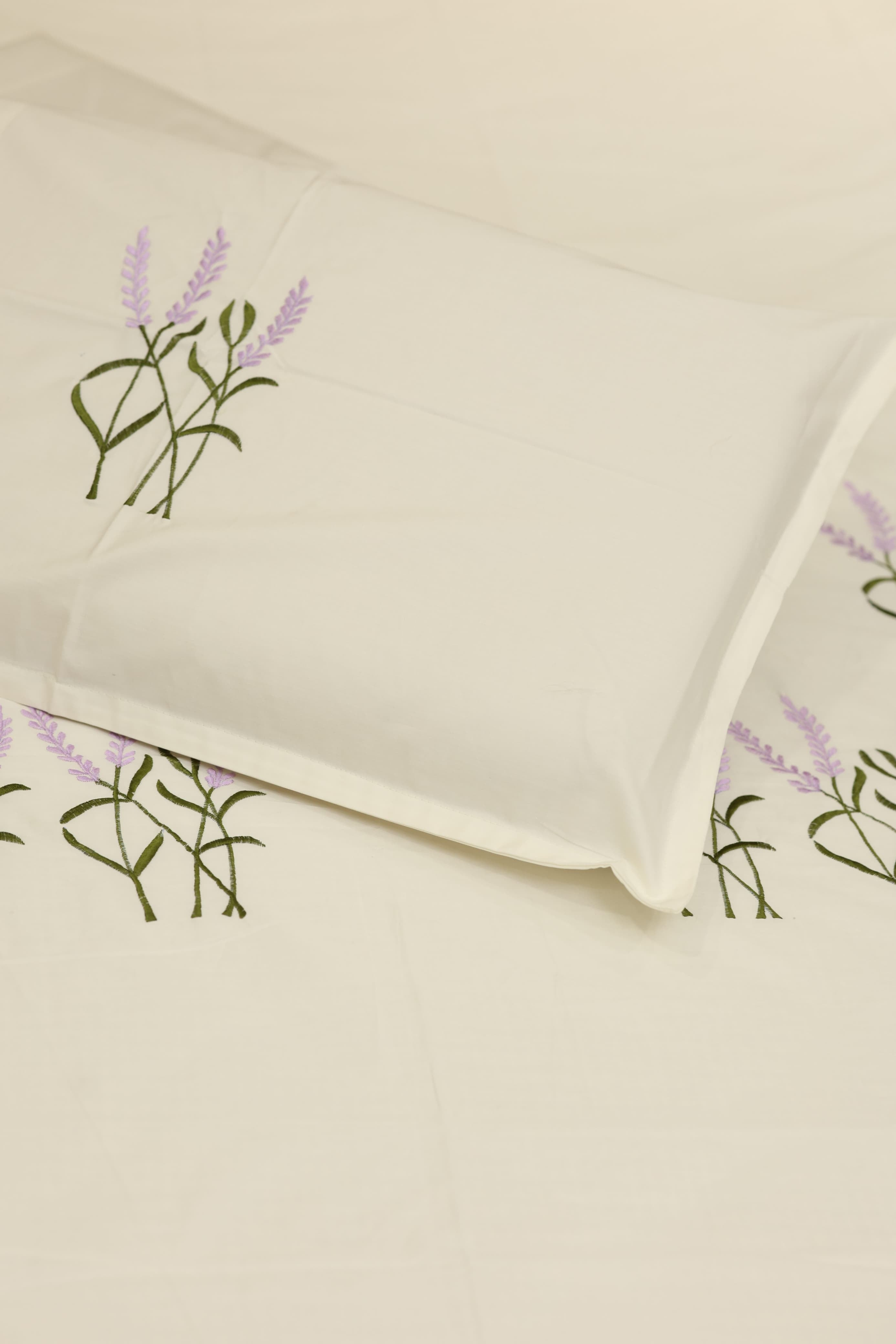 Bedsheets - Queen Premium Machine embroidery bedsheets MEQ