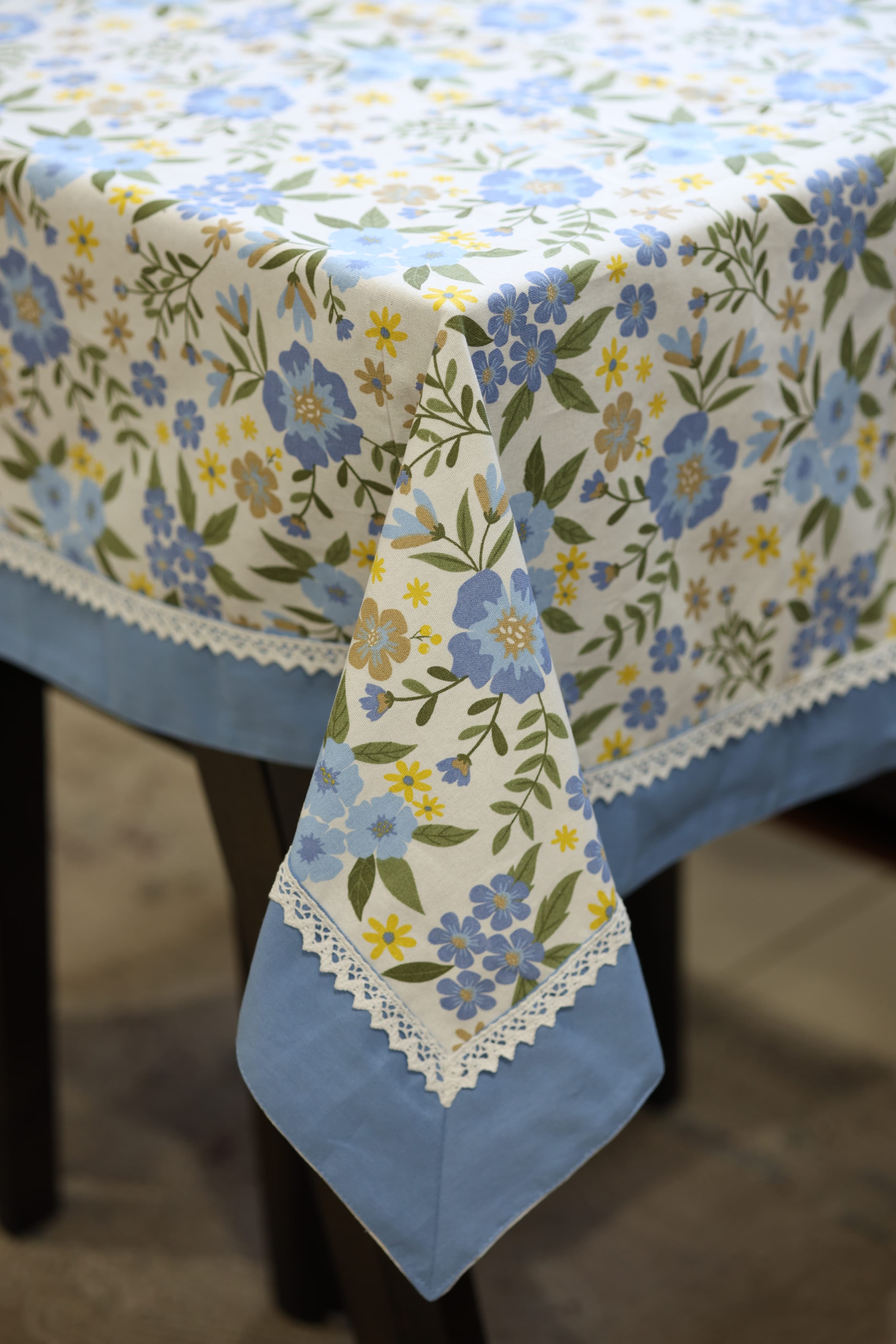Table cloths -  6 seater printed table cloth