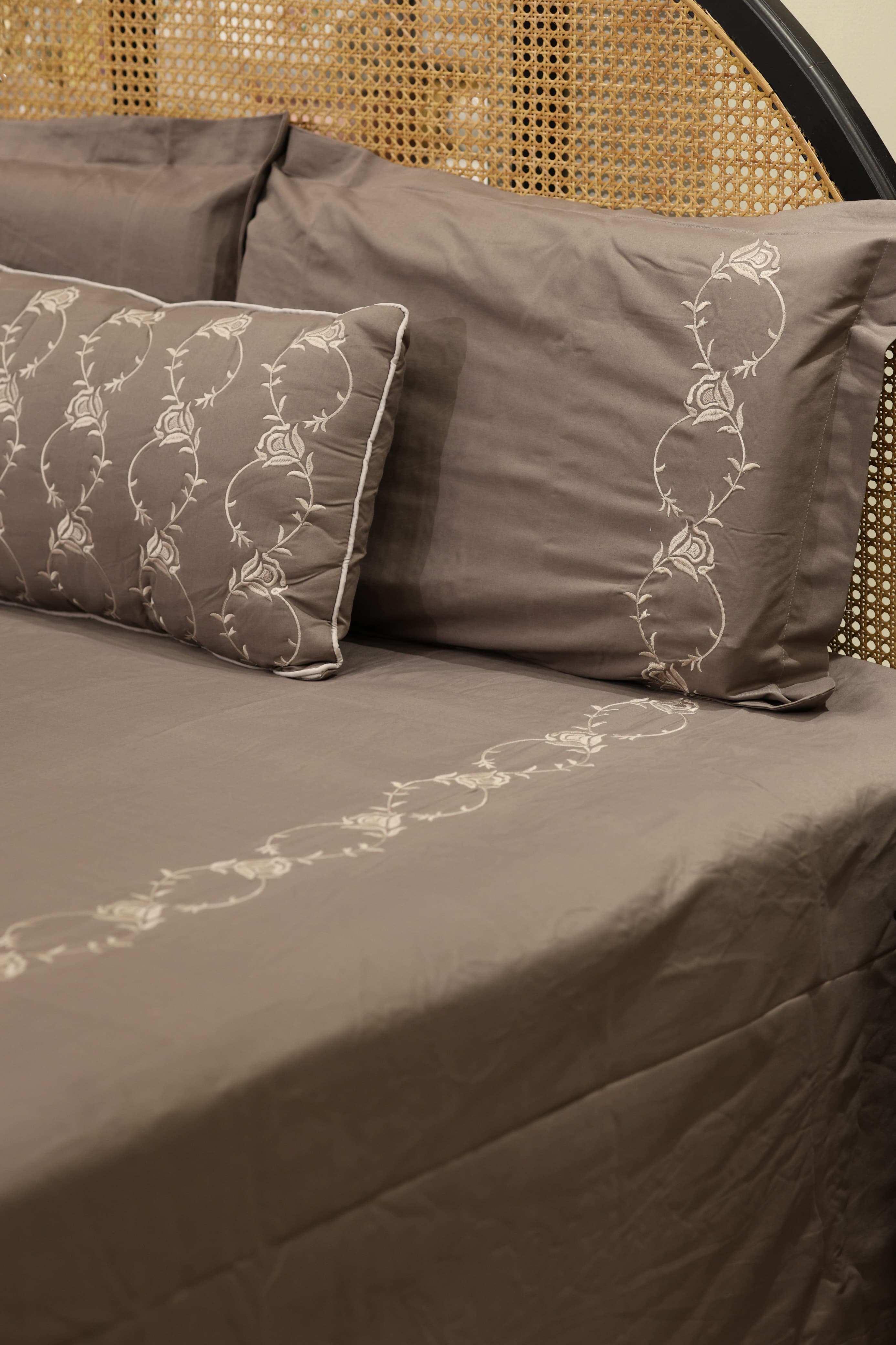 Bedding set Embroidery - King size