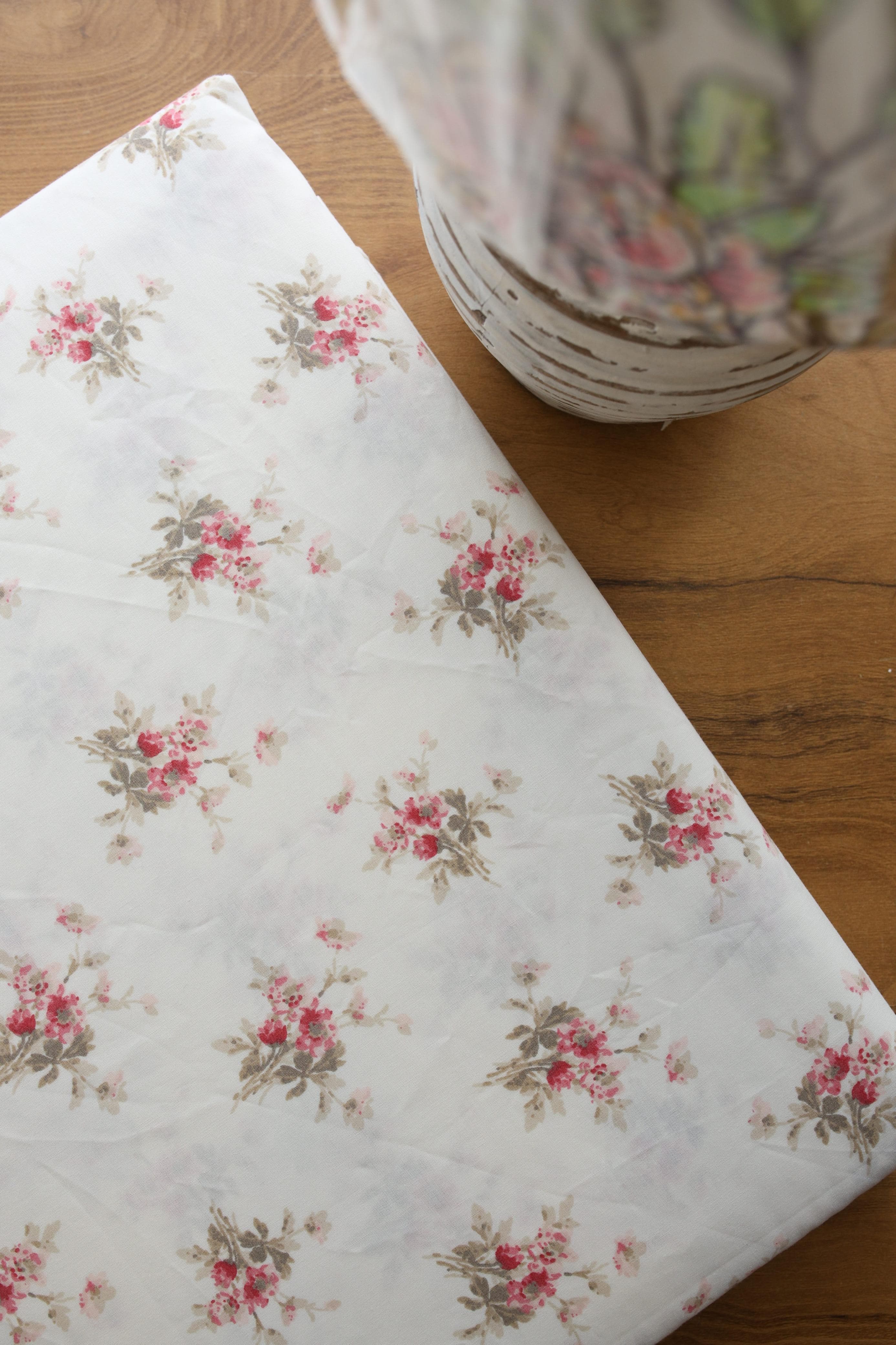 Bedsheets - King soft cotton floral bedsheets Vintana