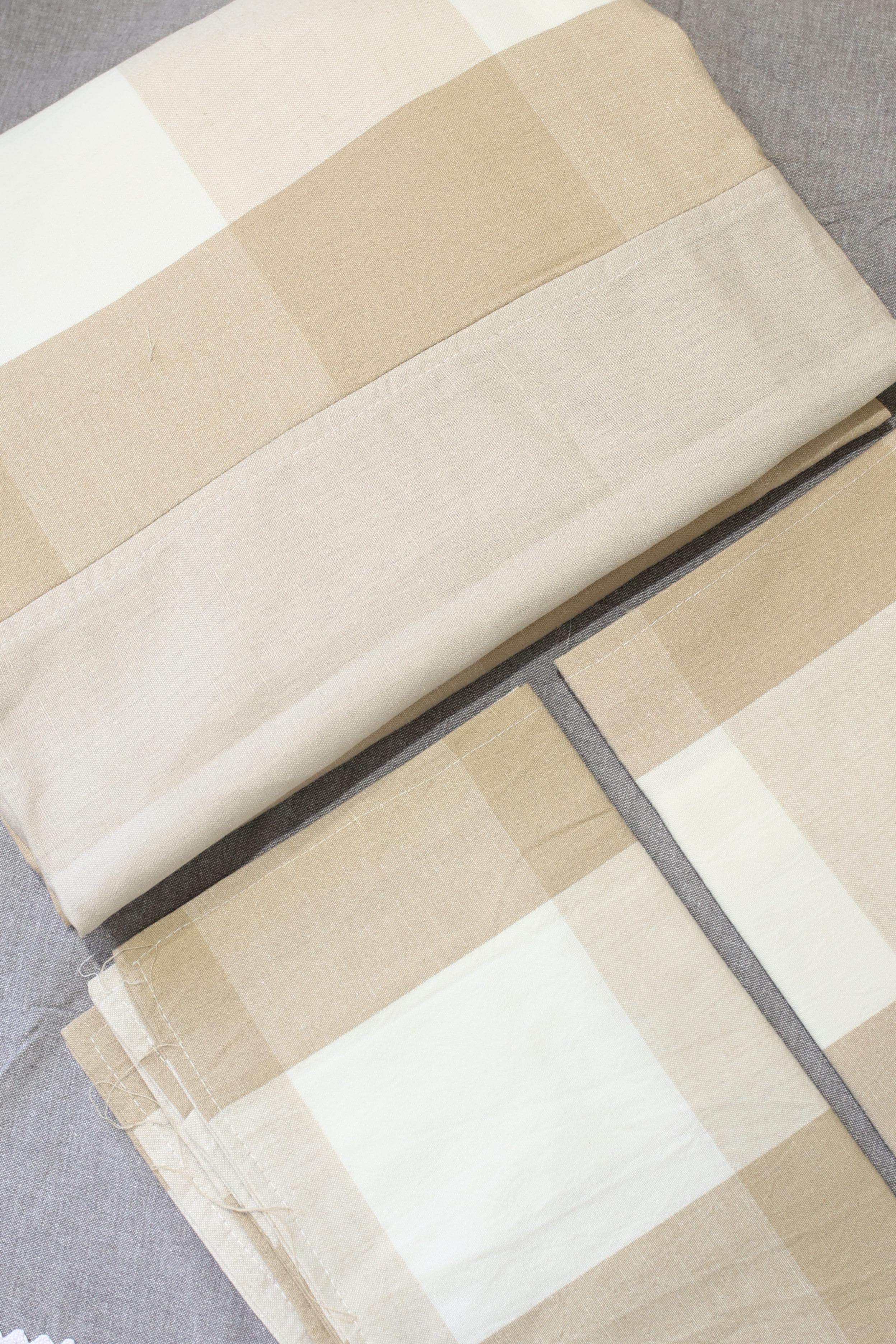 Bedsheets - Queen daily use border bedsheets
