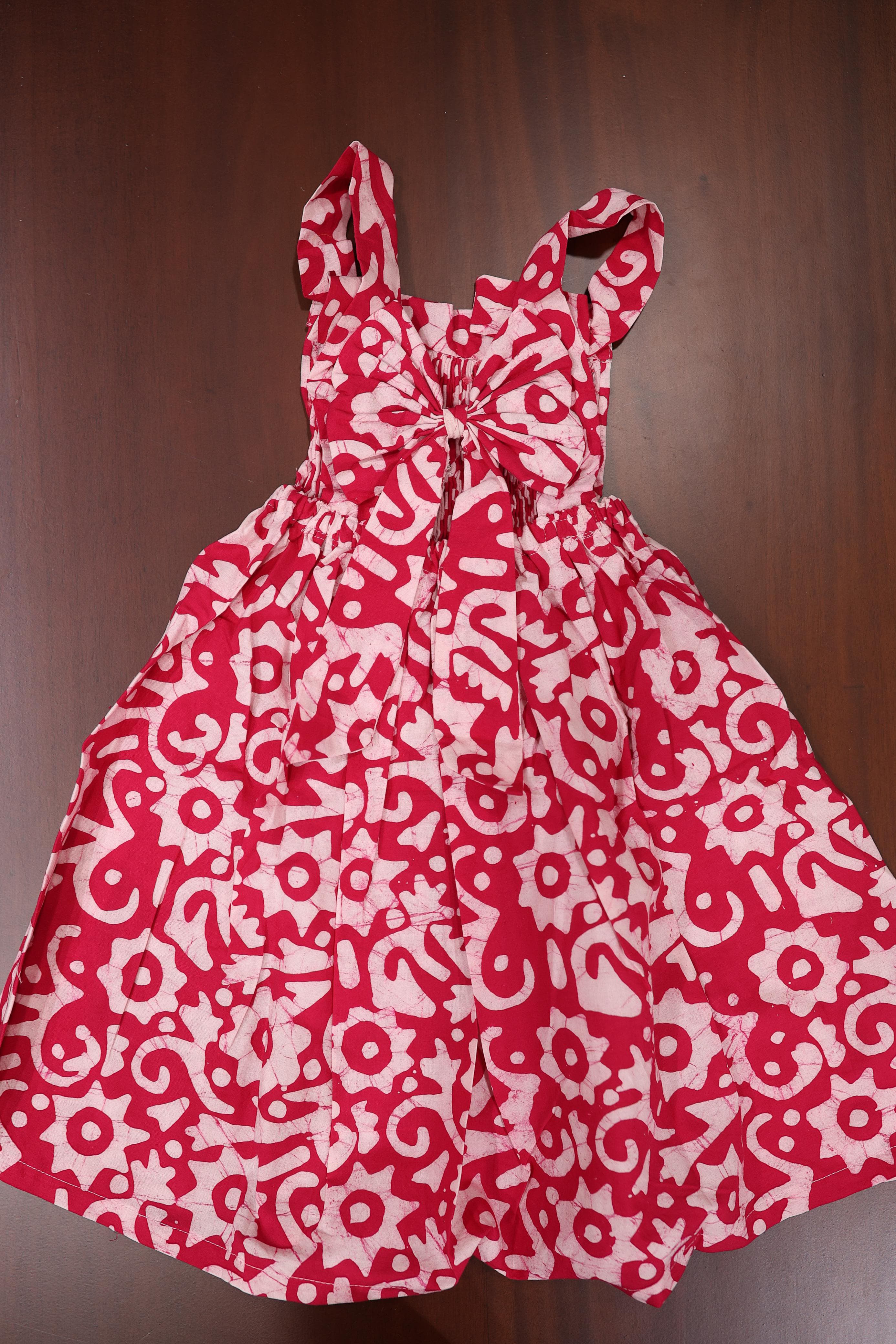 Xmas Kids : smocked dress 2-3 years xmas